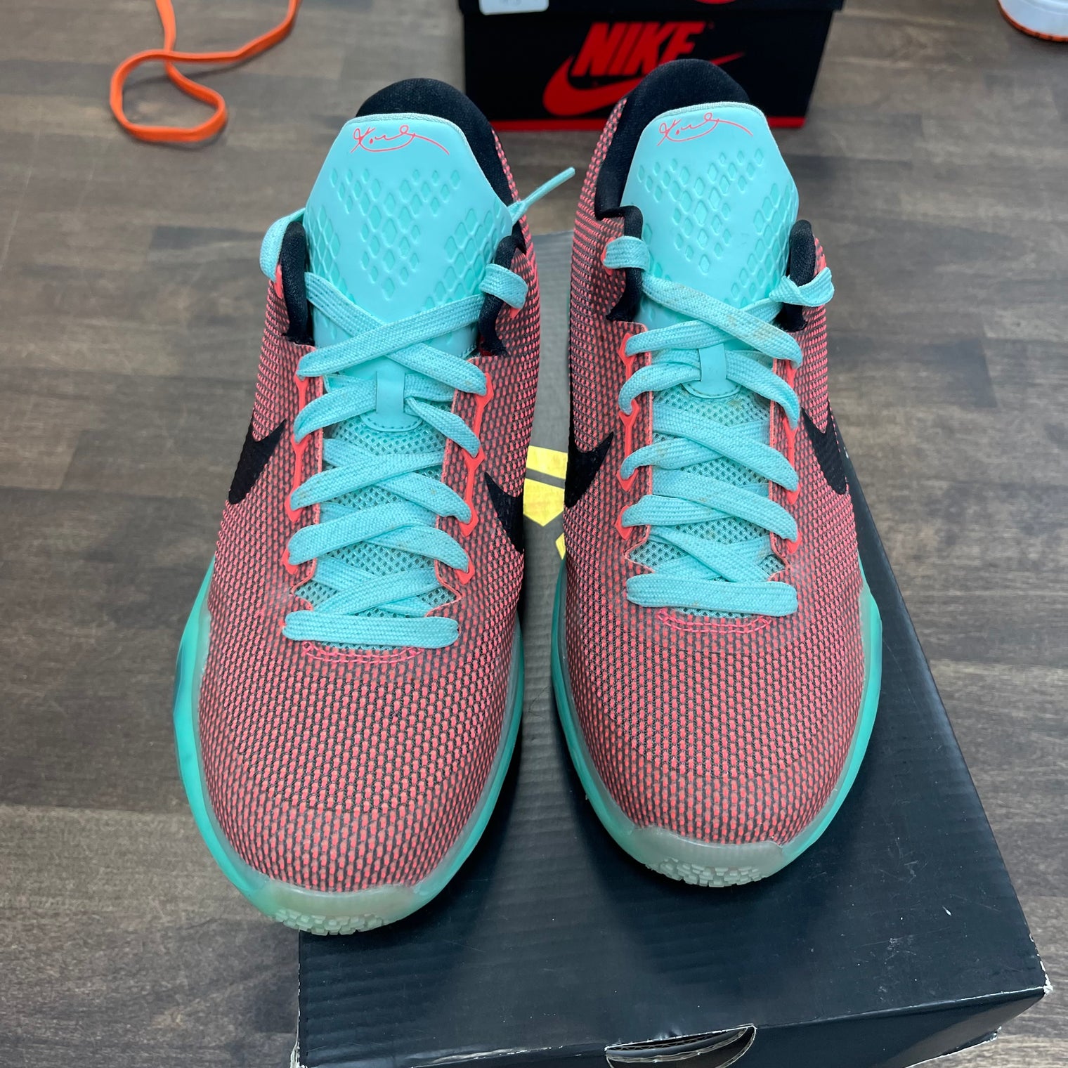 Easter Kobe 10 (GS) (USED)