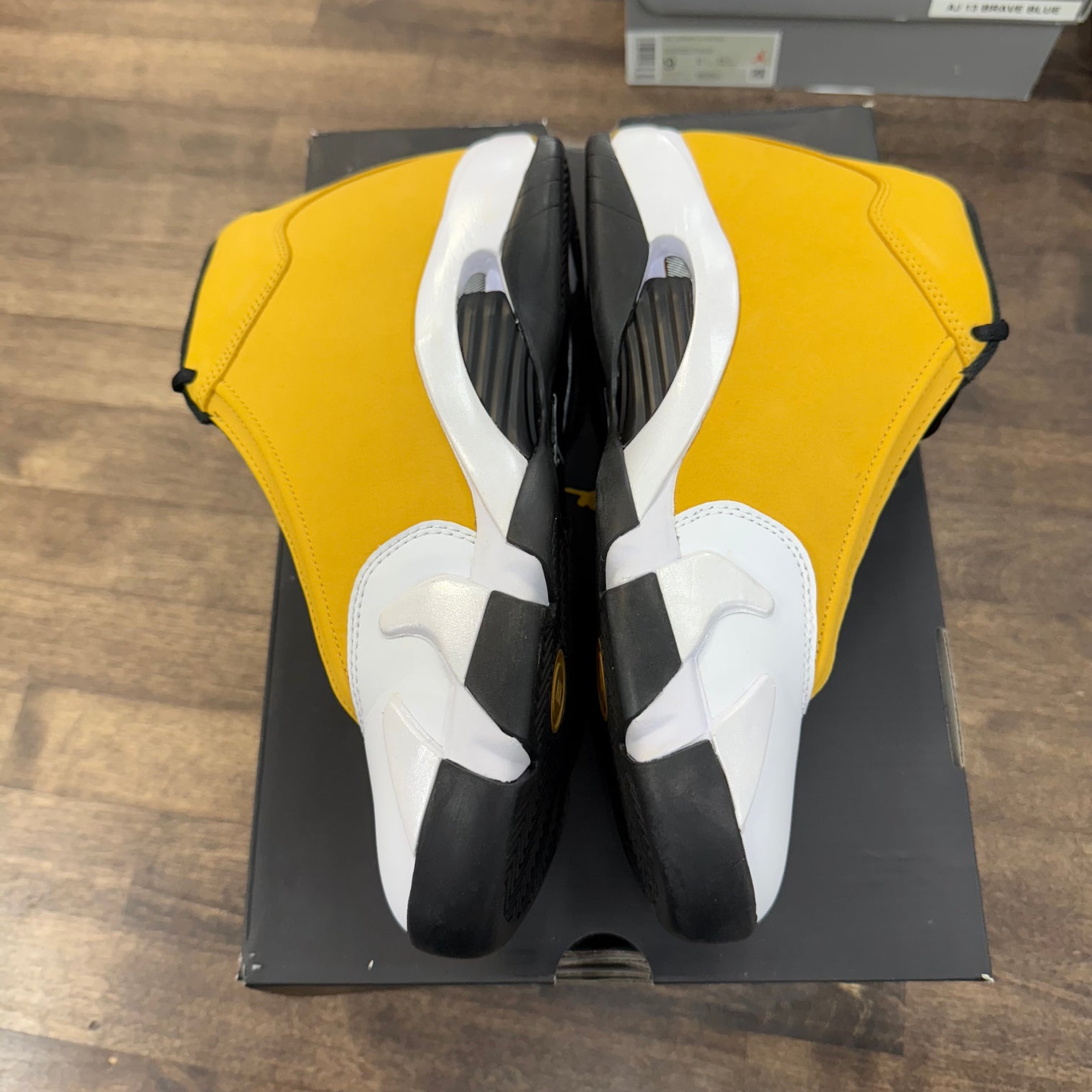 Light Ginger Jordan 14 (USED)