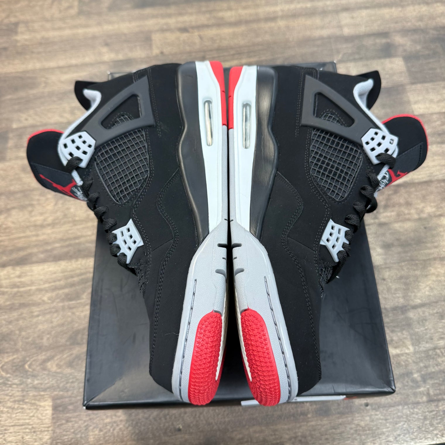 Bred Jordan 4 2019 (USED)