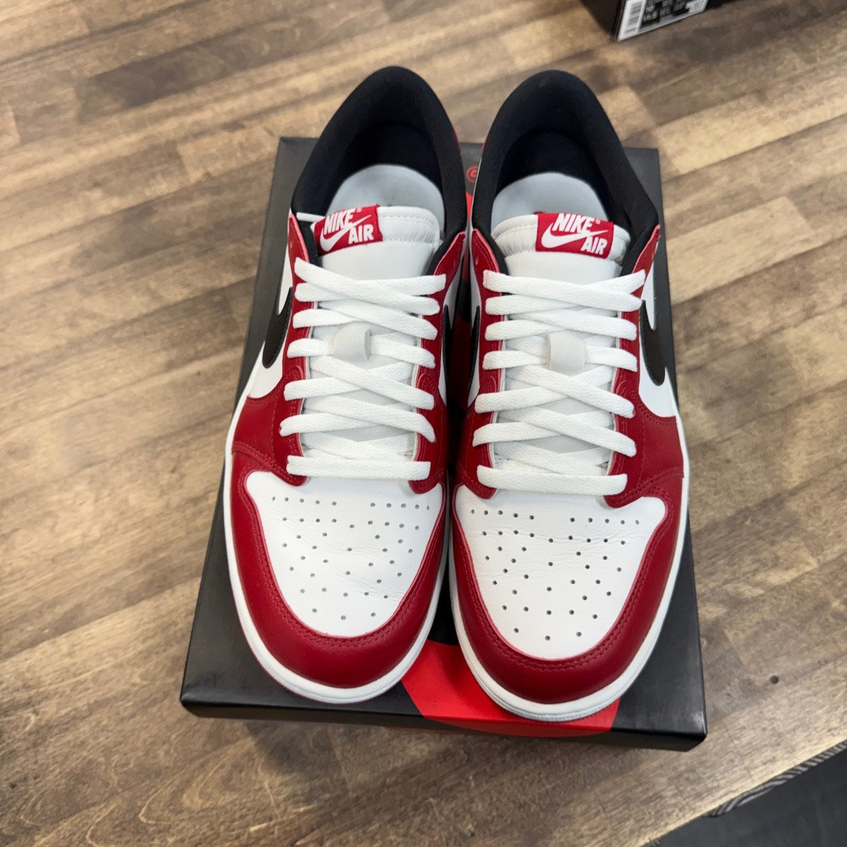 Jordan 1 Retro Low OG Chicago (2025) - Image 2