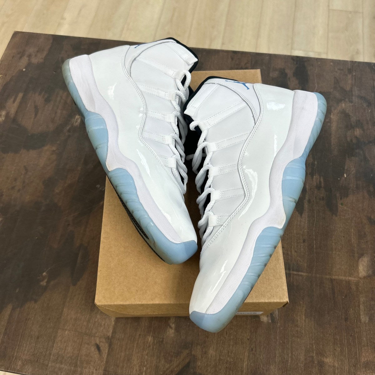 Jordan 11 Retro Legend Blue (2024) Size 13 (Pre-Owned) - Image 1