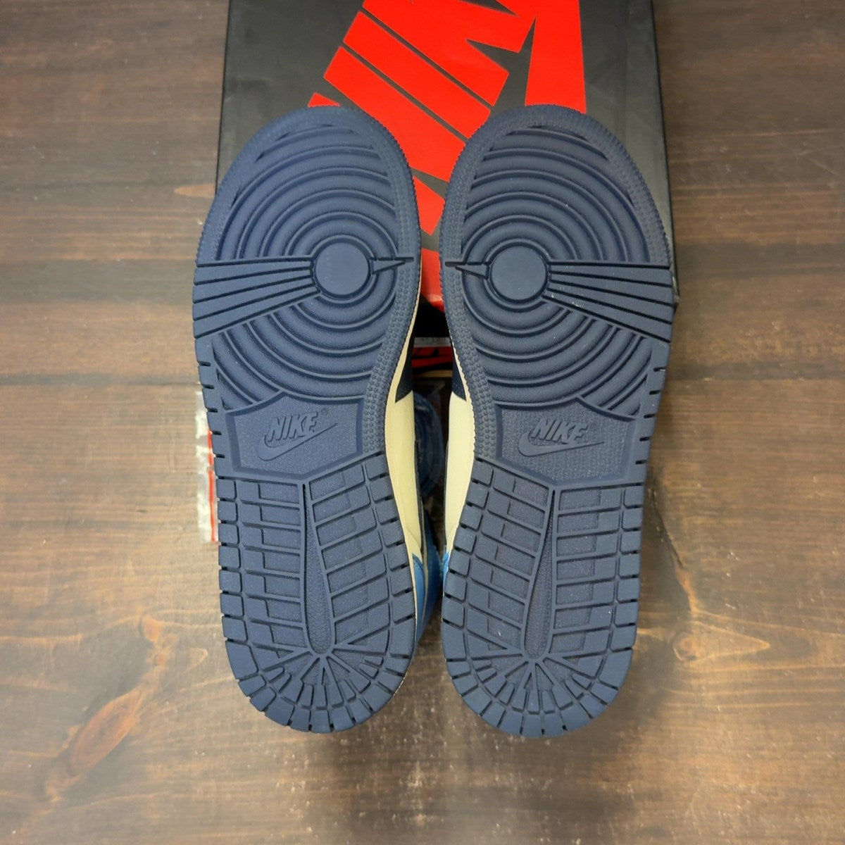 Jordan 1 Retro High Obsidian (GS) - Image 7