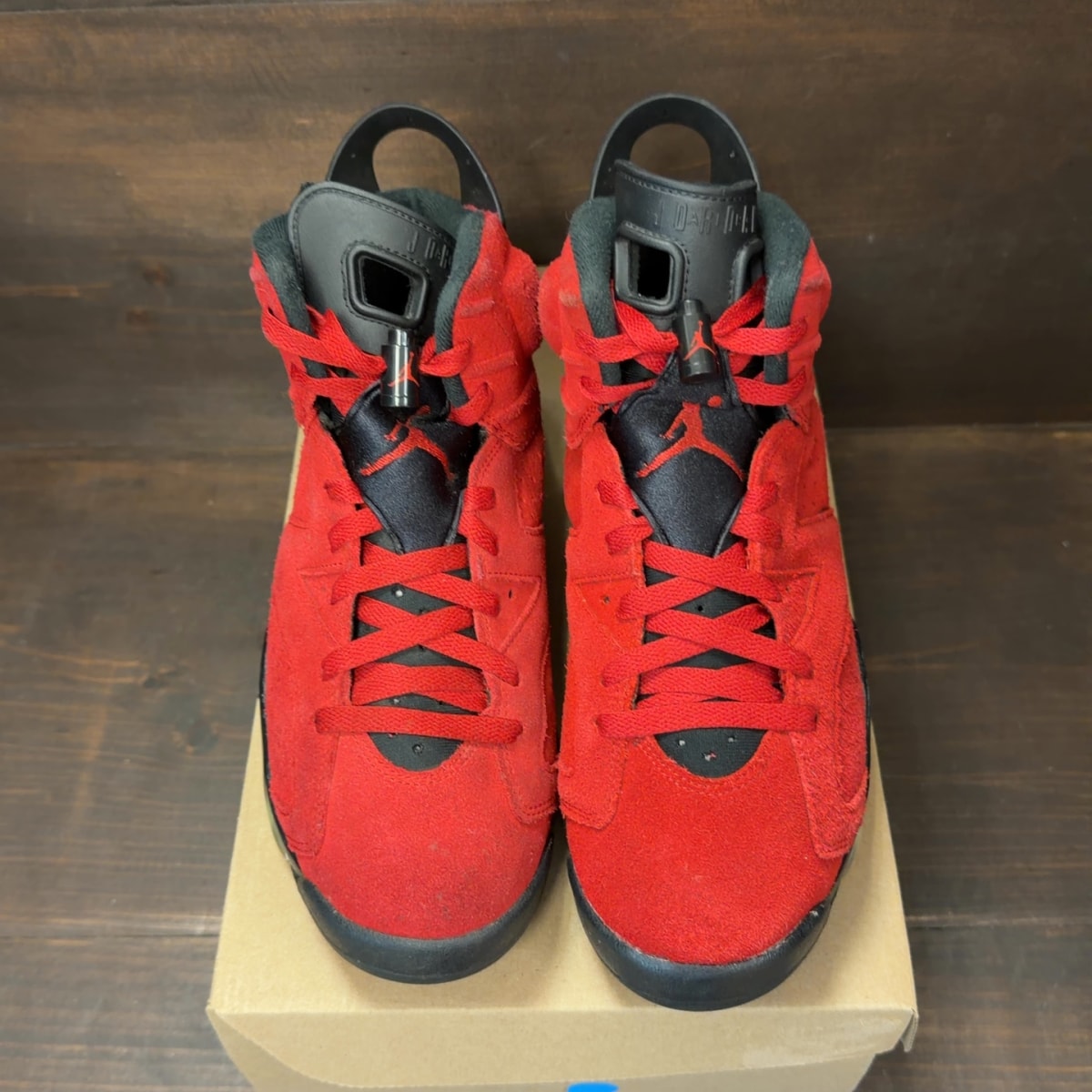 Jordan 6 Retro Toro Bravo Size 8.5 (Pre-Owned) - tag