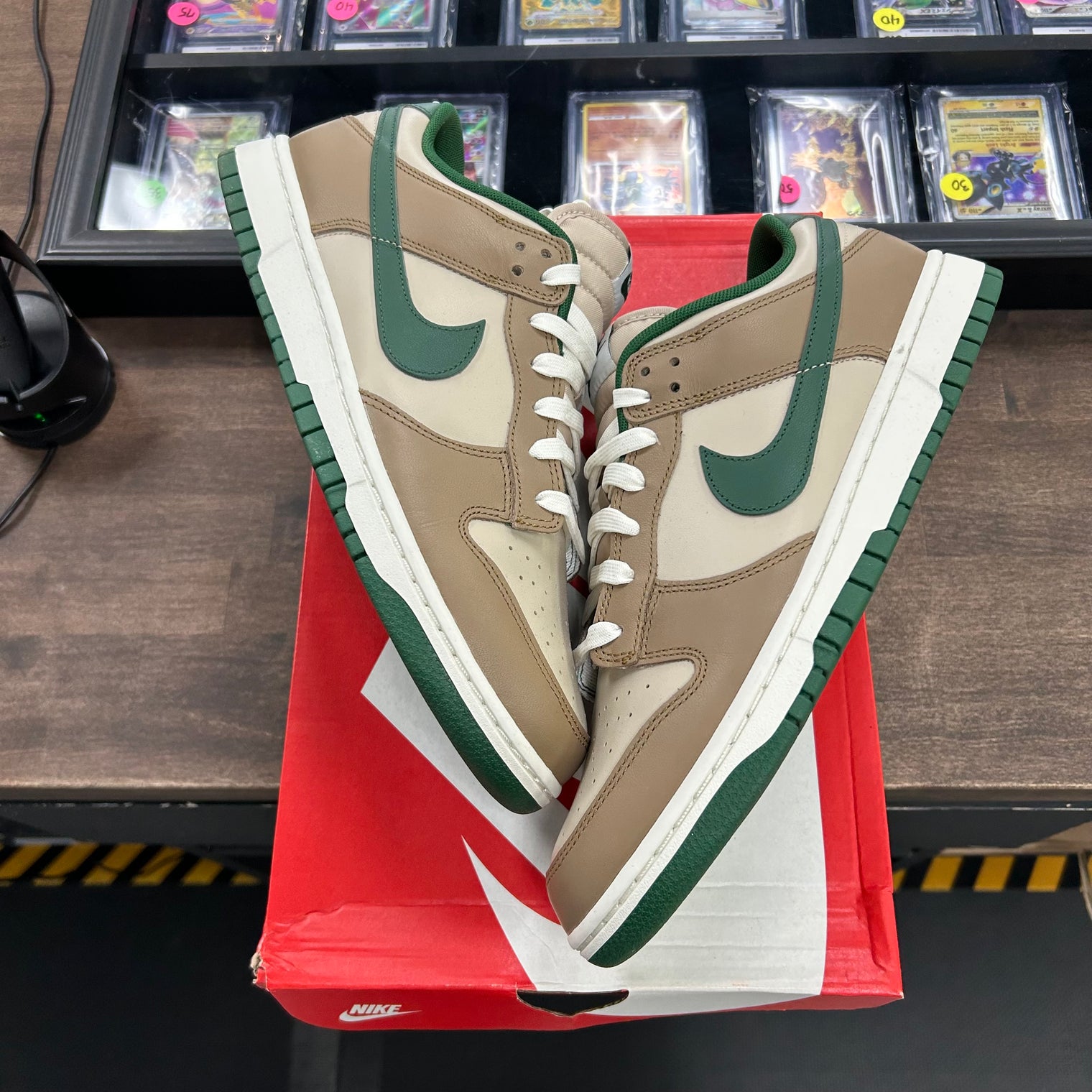 Rattan Gorge Green Dunk Low Retro (USED)