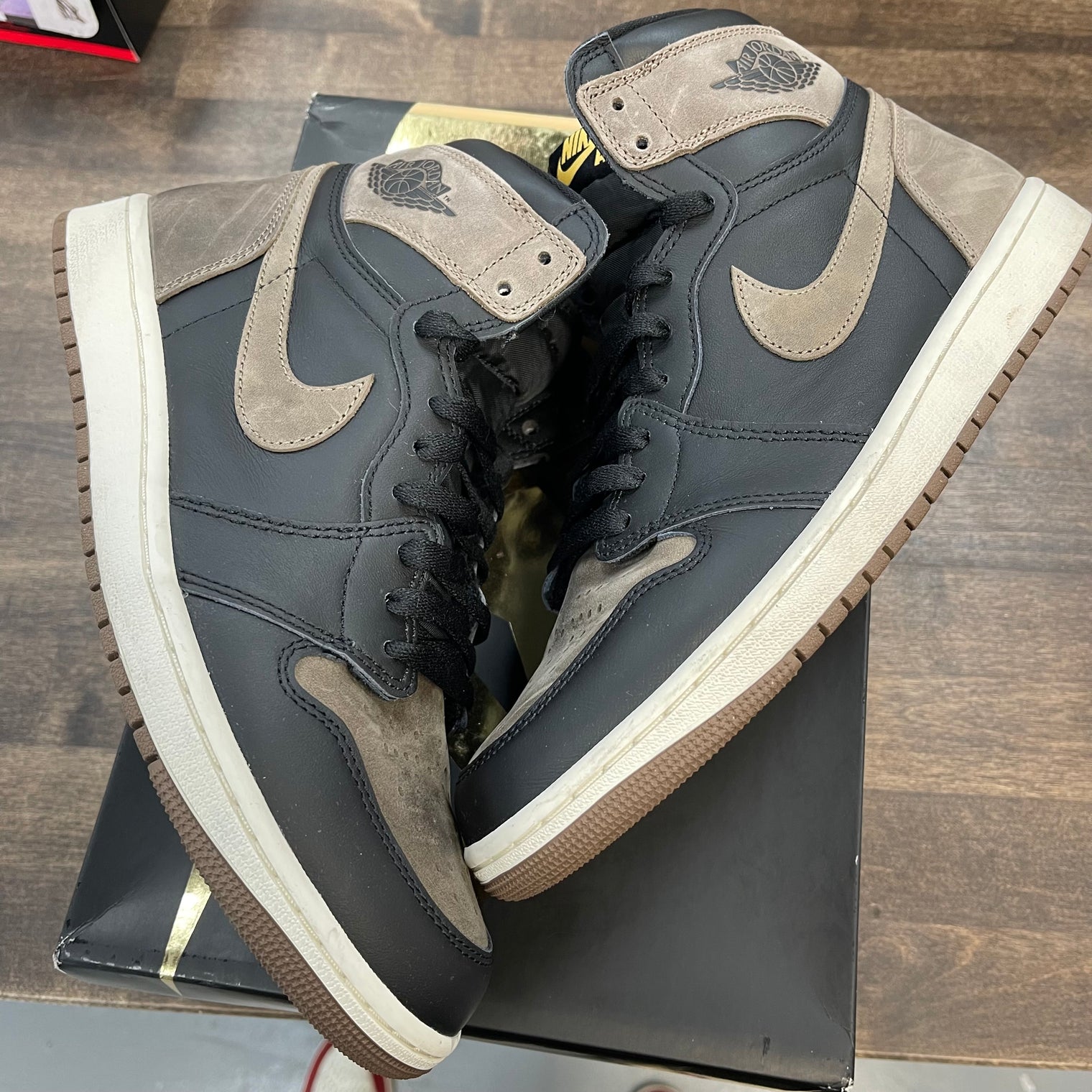 Palomino Jordan 1 High  (USED)