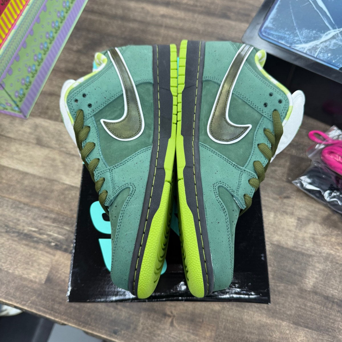Nike SB Dunk Low Concepts Green Lobster (Special Box) Size 11.5 (Pre-Owned) - Image 3