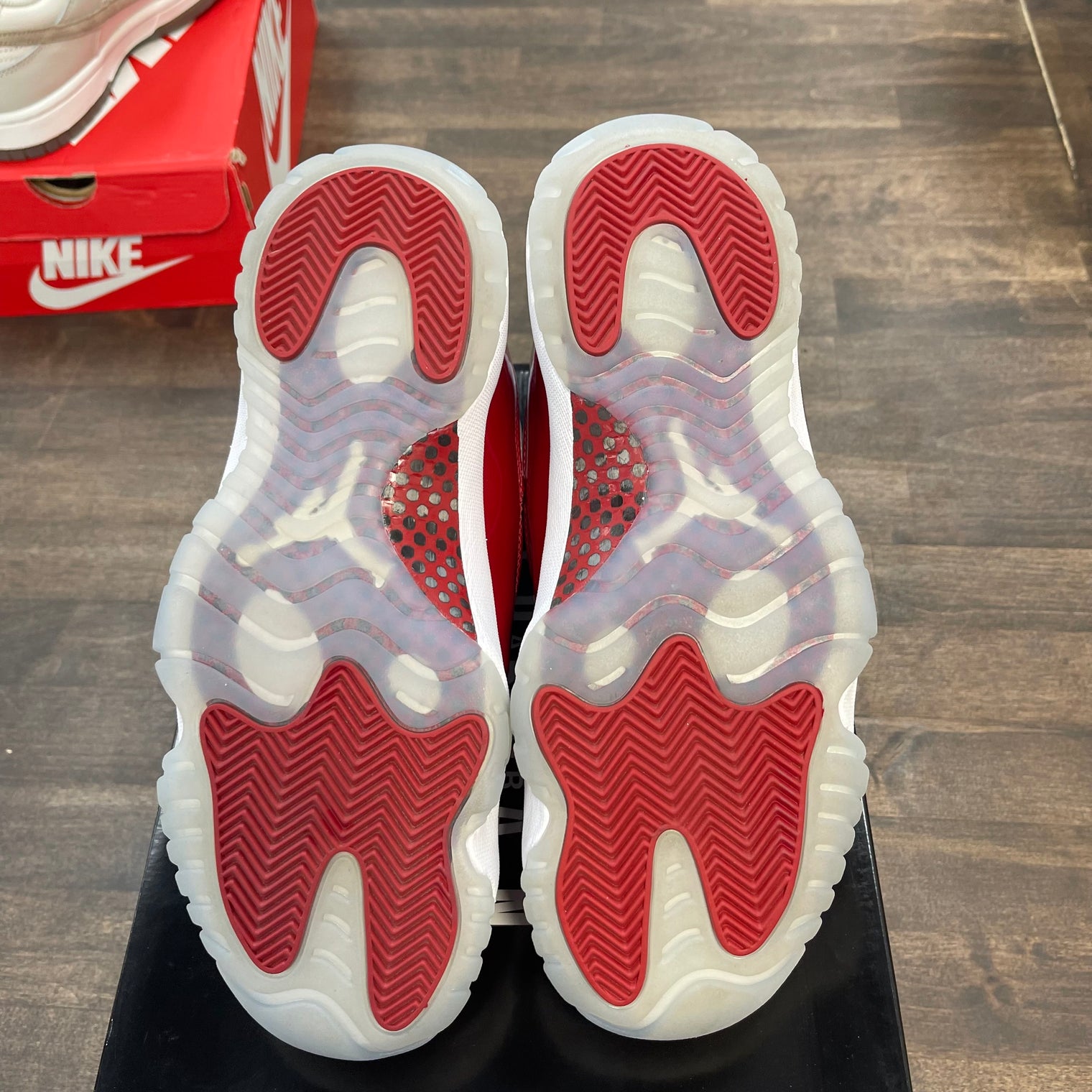 Jordan 11 Retro Cherry (USED)