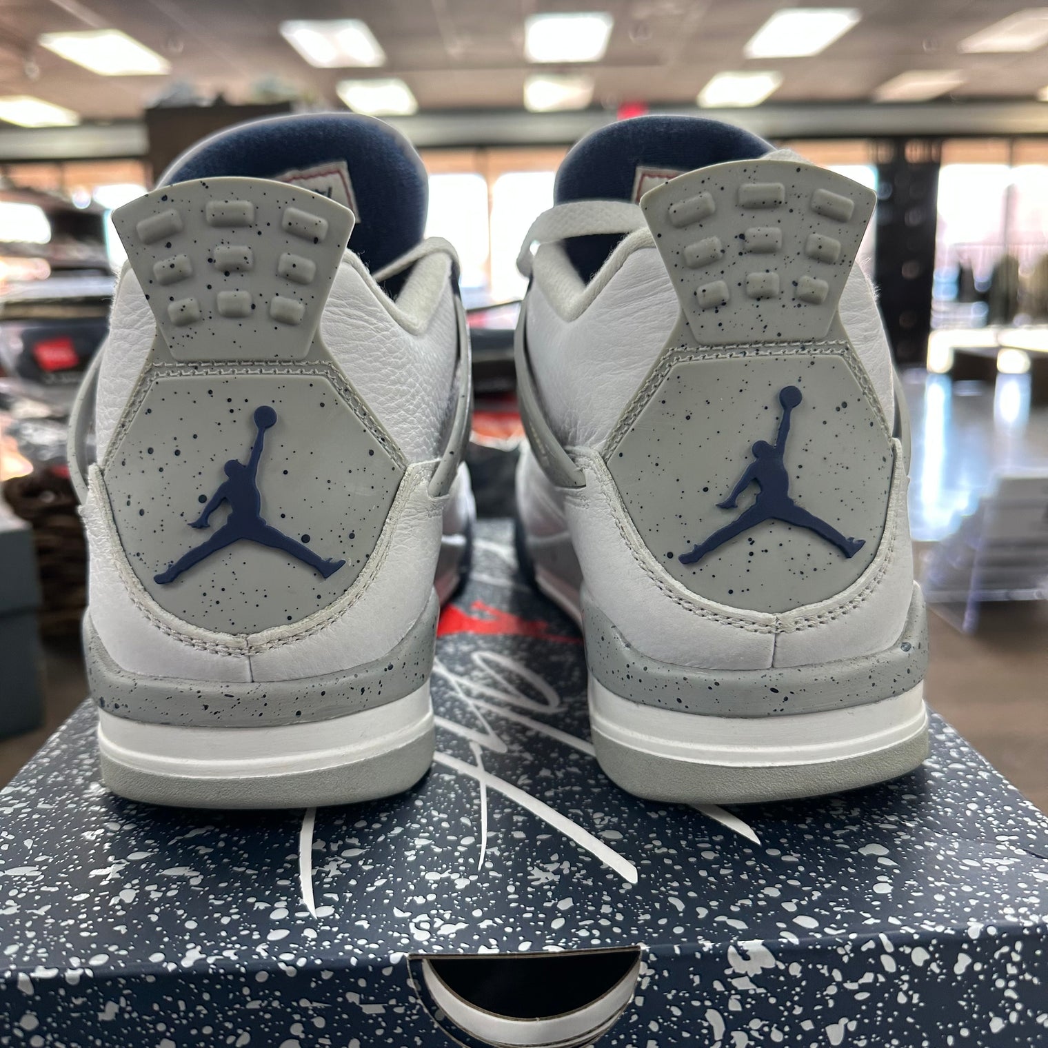 Midnight Navy Jordan 4 Retro (USED)