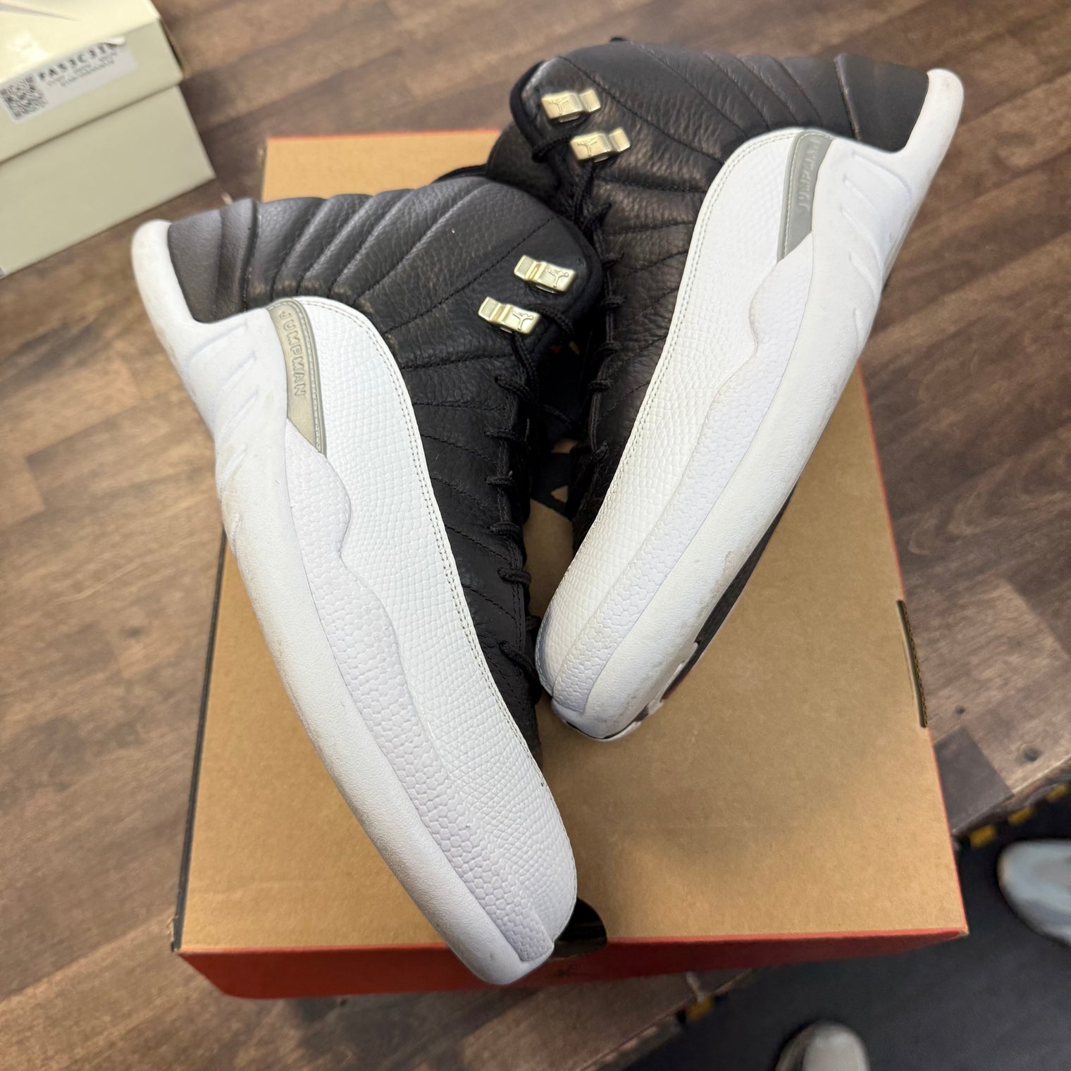 Playoff Jordan 12 (USED)