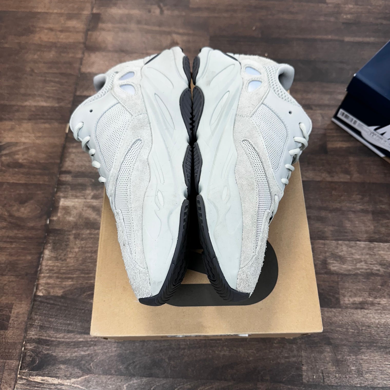 Salt Yeezy 700 (USED)