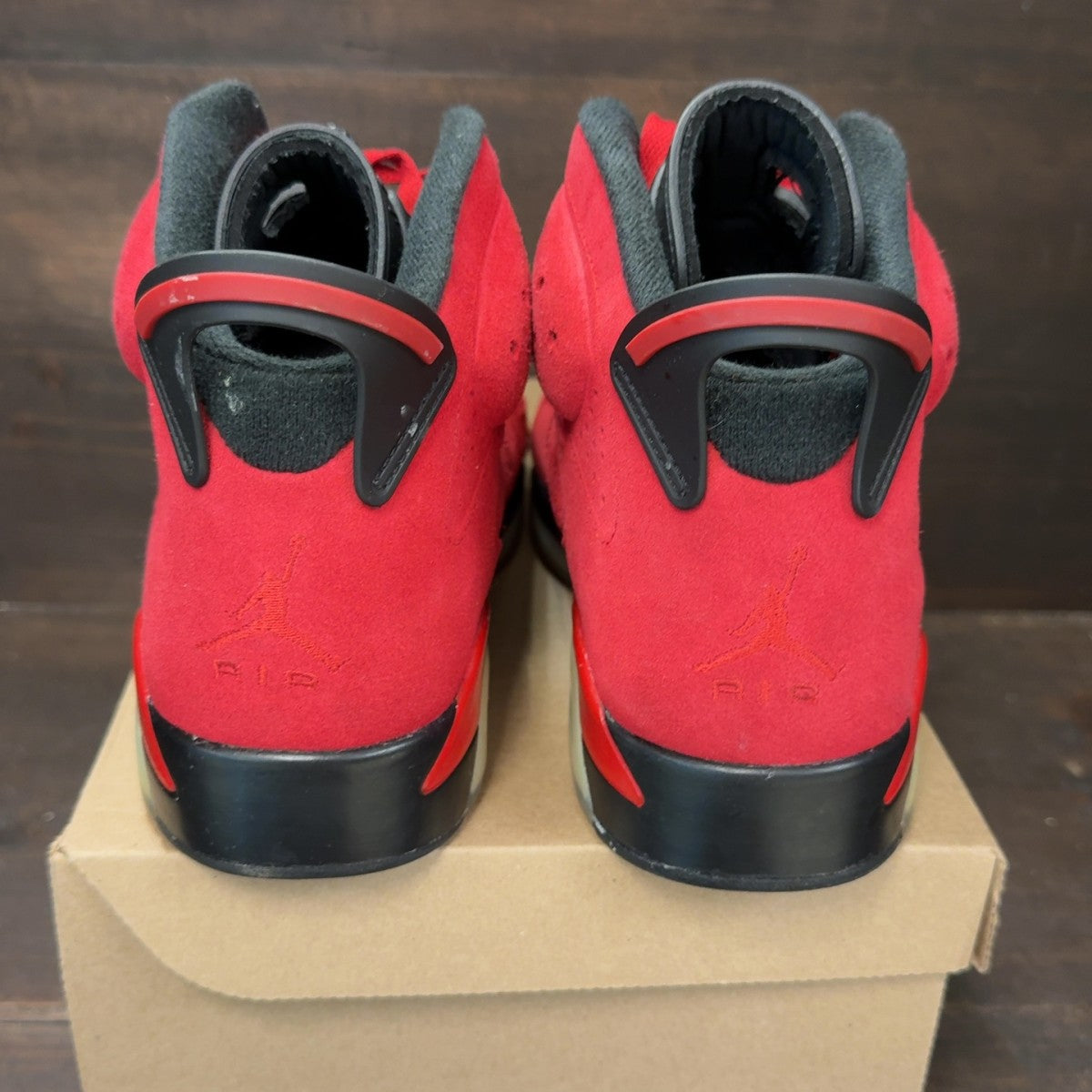 Jordan 6 Retro Toro Bravo Size 9 (Pre-Owned) - aux