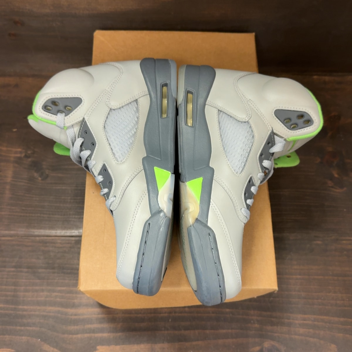 Jordan 5 Retro Green Bean (2022) Size 8.5 - Image 4