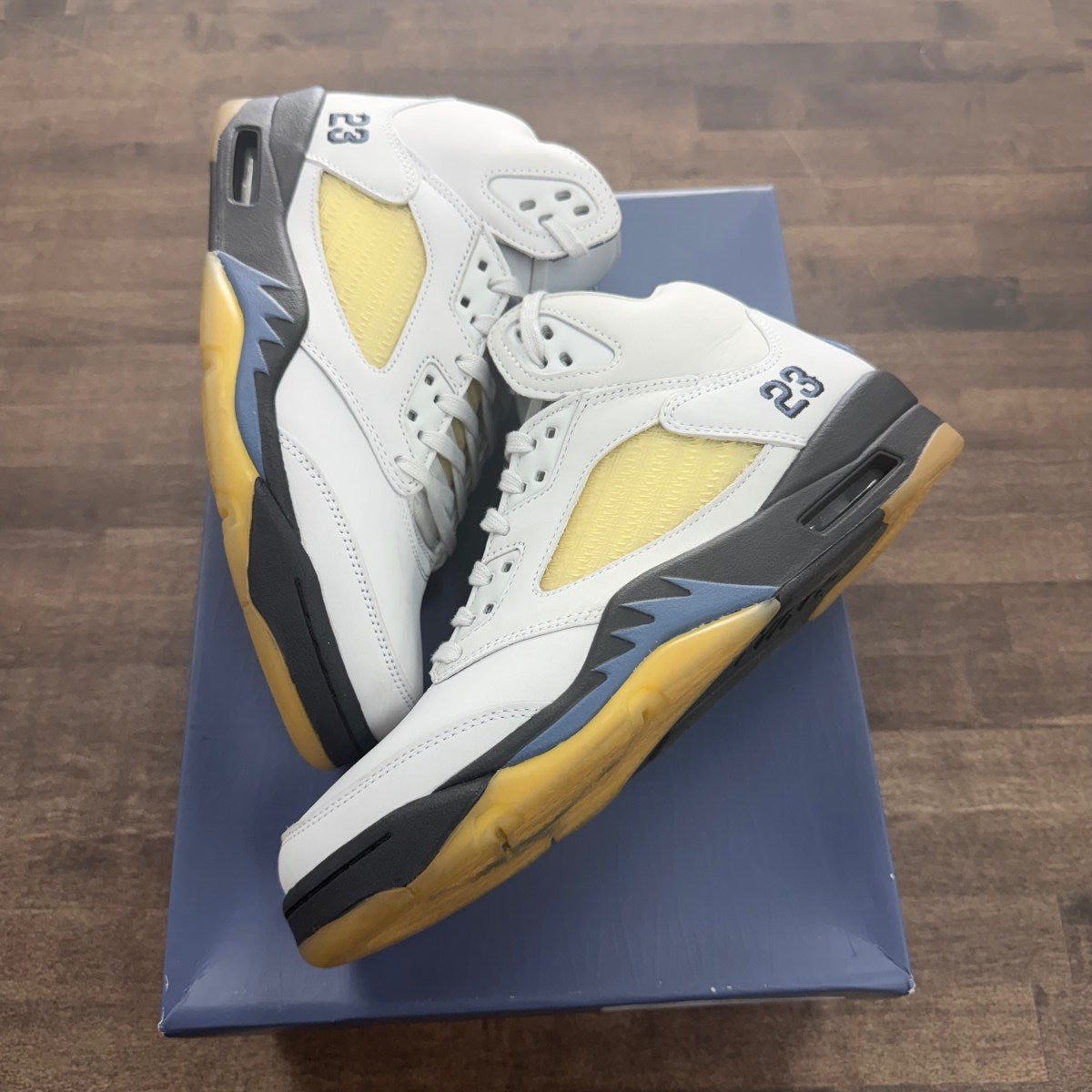 Jordan 5 Retro A Ma Maniére Dawn (Women's) Size 10.5W (Pre-Owned) - Image 1