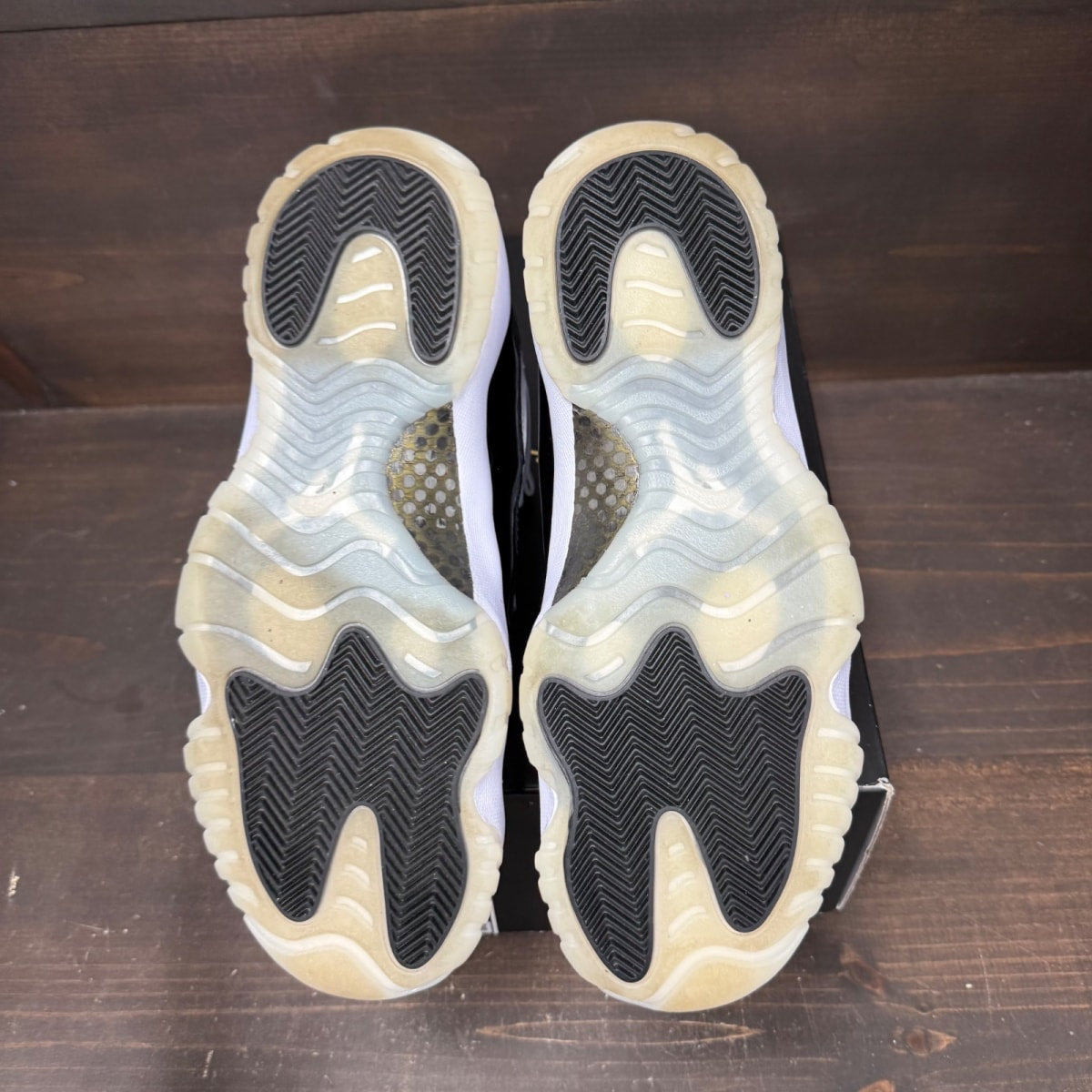 Jordan 11 Retro DMP Gratitude (2023) Size 10.5 (Pre-Owned) - Image 6