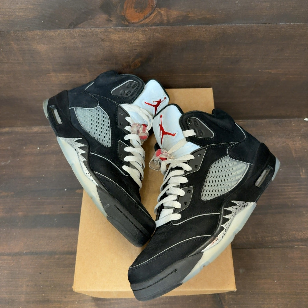 Jordan 5 Retro OG Black Metallic Reimagined Size 9 (Pre-Owned) - Image 2