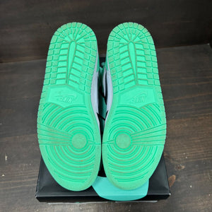 Jordan 1 Retro High OG Green Glow Size 9 (Pre-Owned) - box