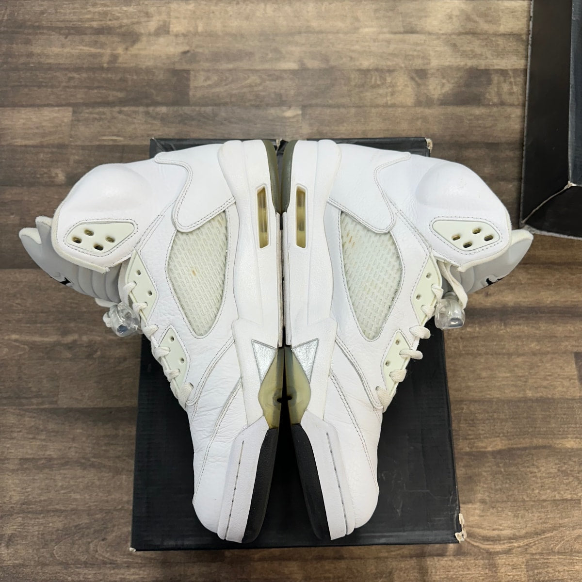 Jordan 5 Retro Metallic White (2015) - Image 3