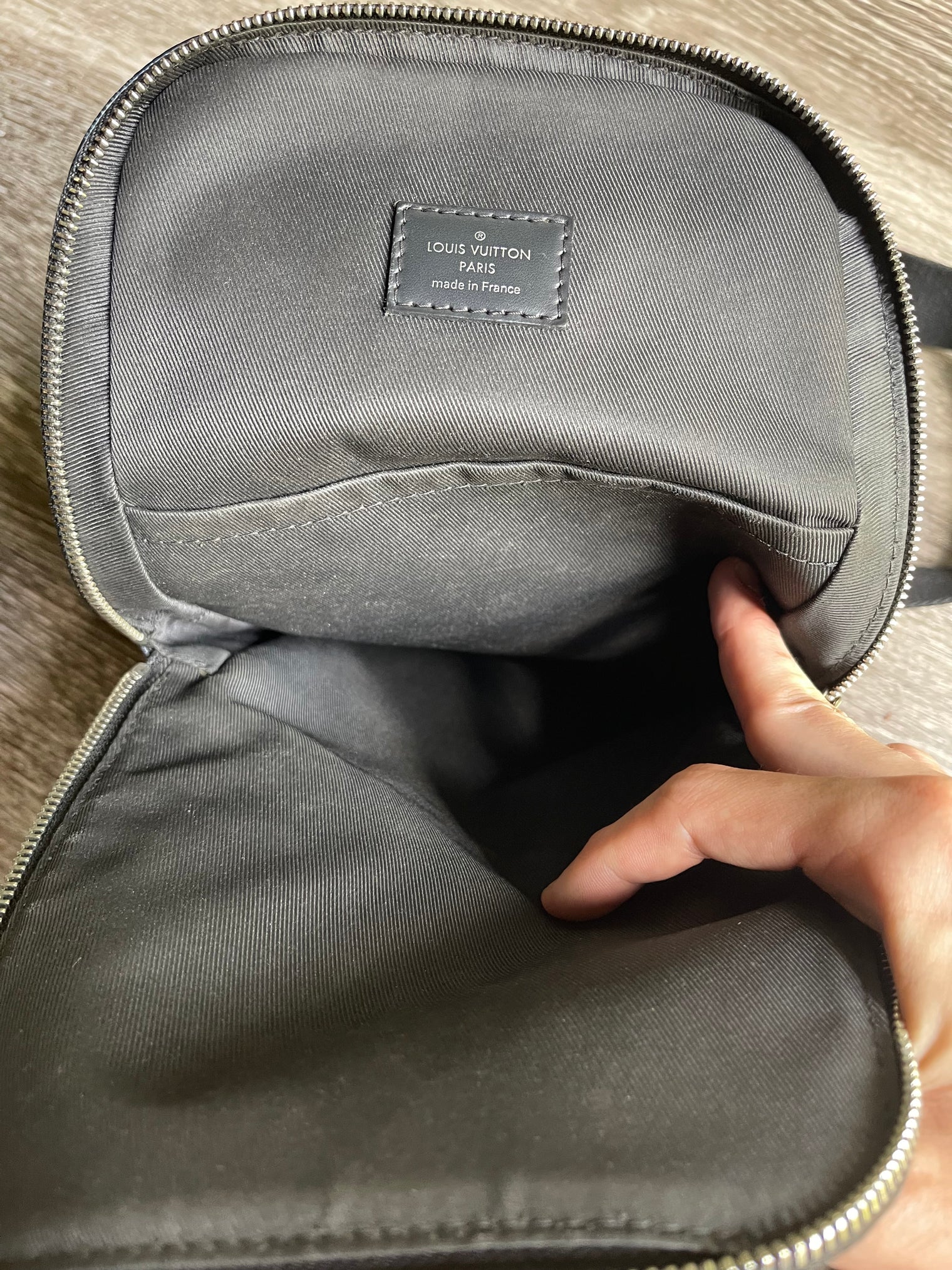 Louis Vuitton Black Avenue Damier Sling Bag (USED)