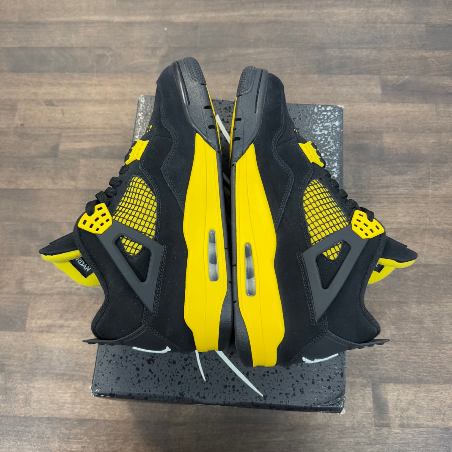 Yellow Thunder Jordan 4 (Lightly worn)