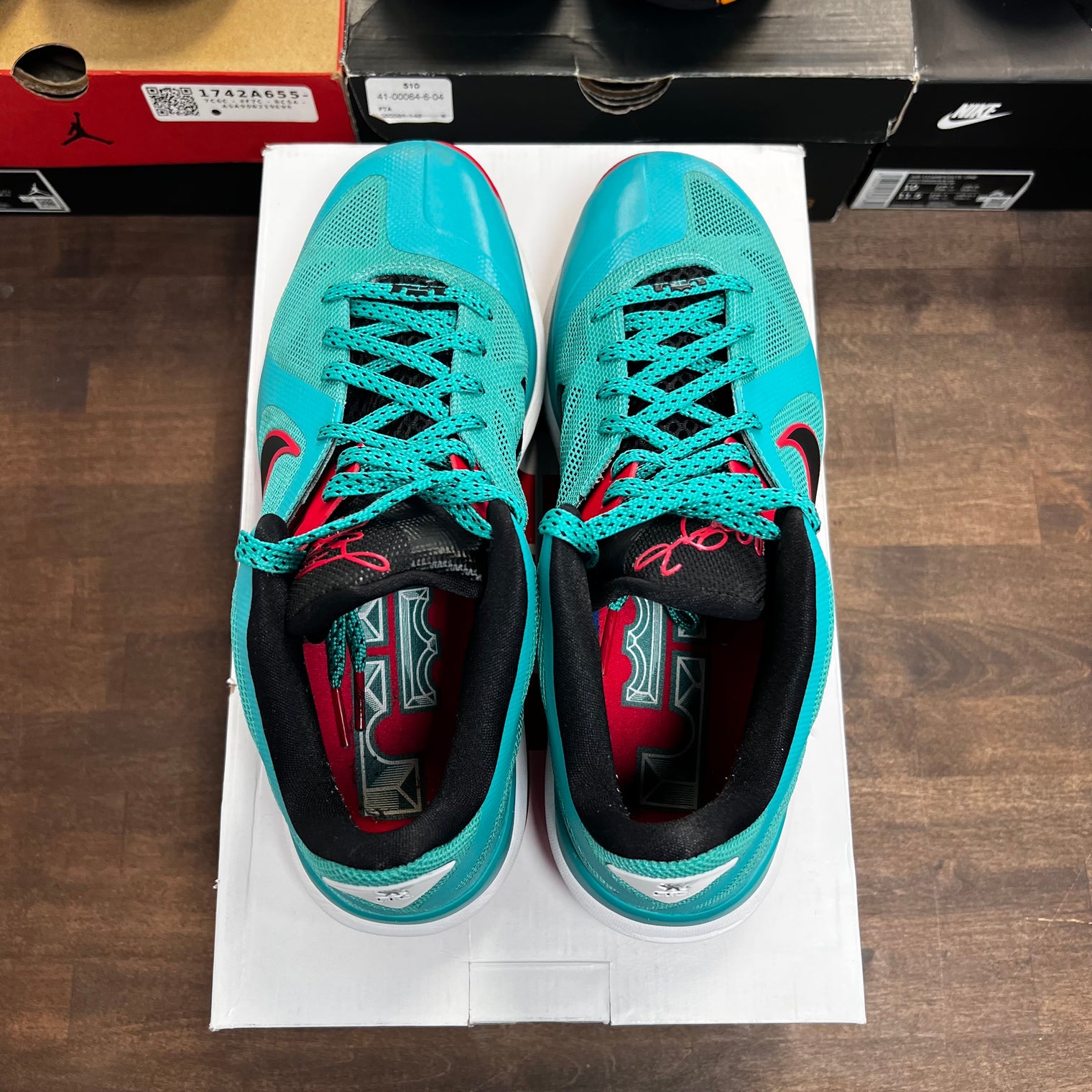 Reverse Liverpool LeBron 9 Low (USED)