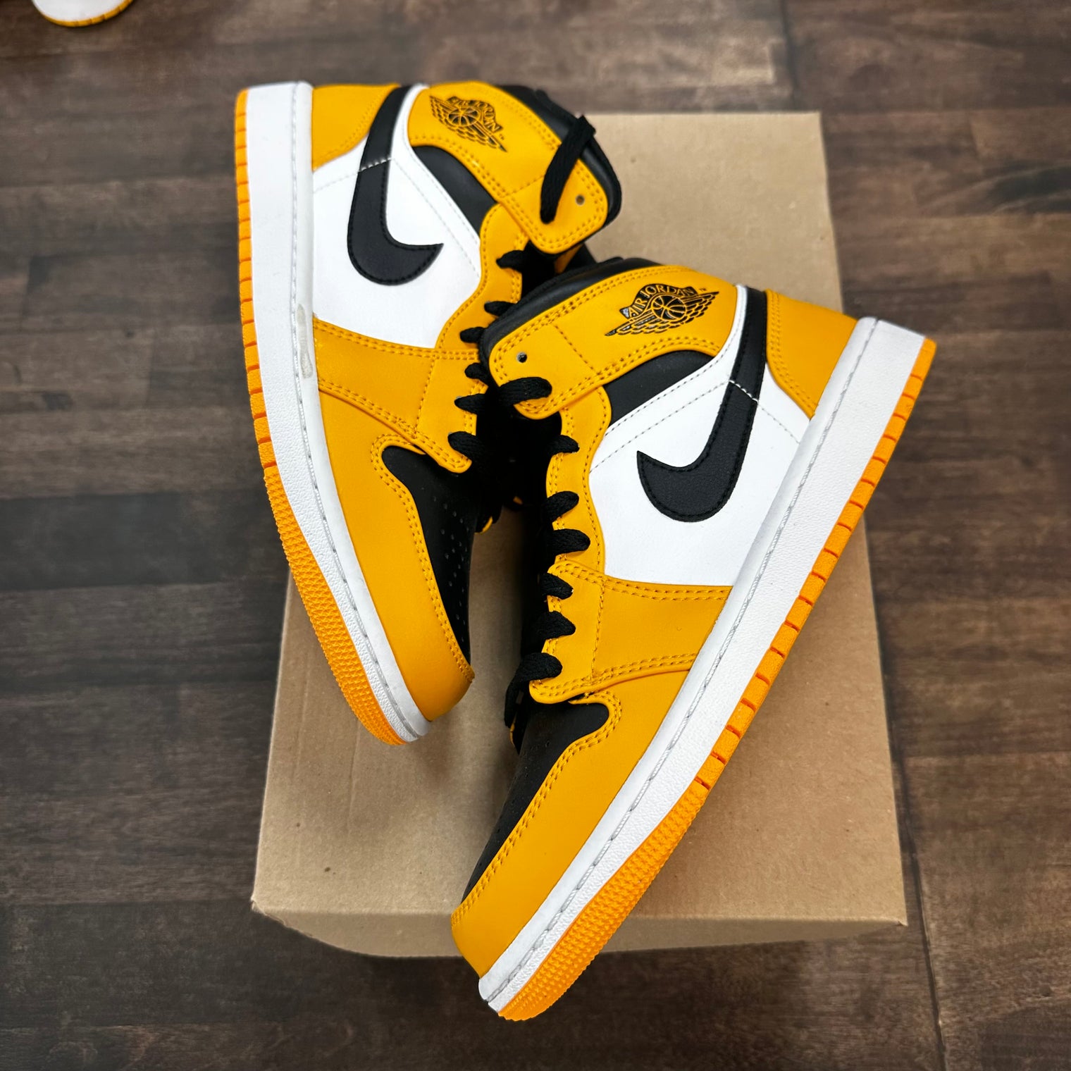 (GS) Taxi Yellow Toe Jordan 1 Mid (USED,No Box)