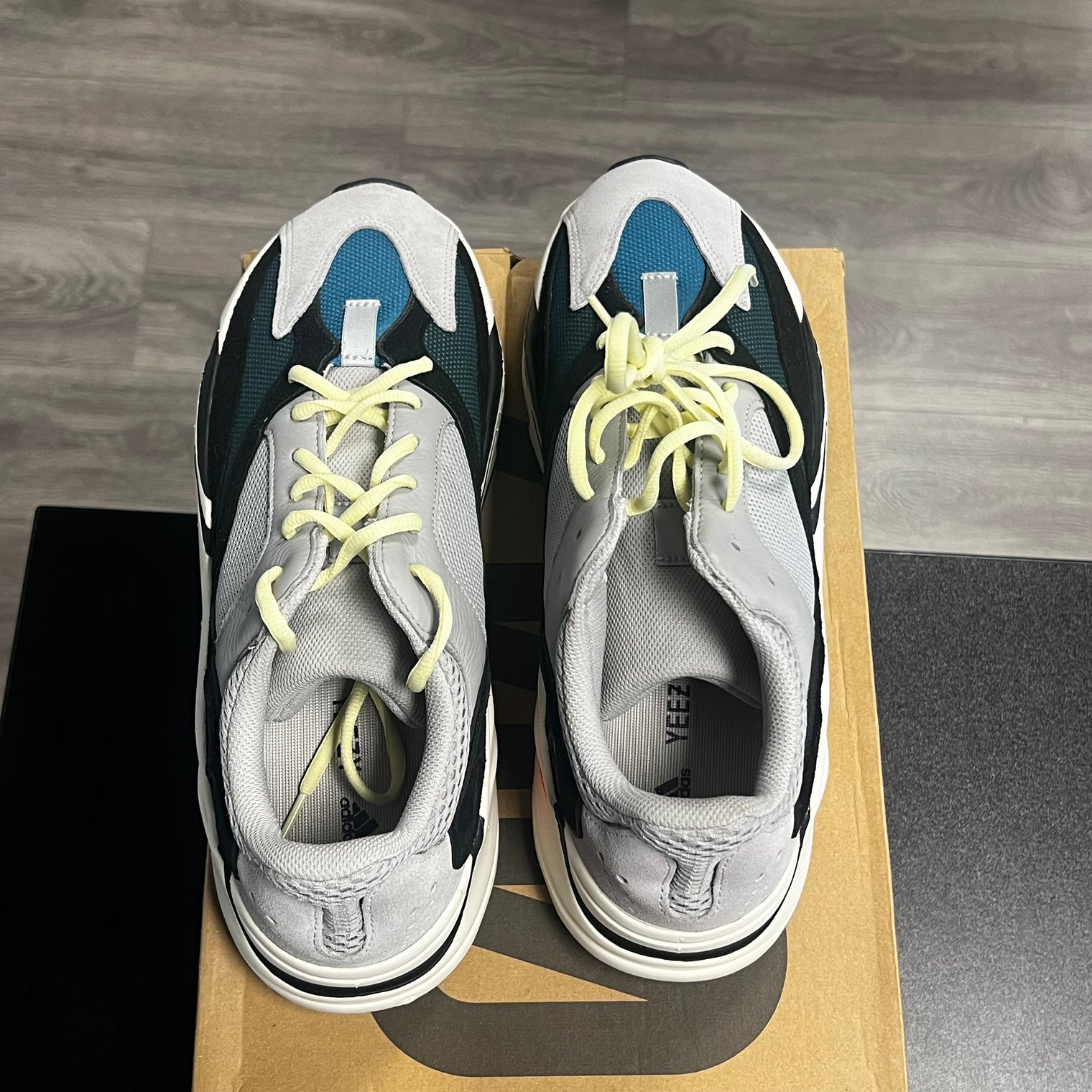Yeezy Boost 700 Wave Runner (USED)