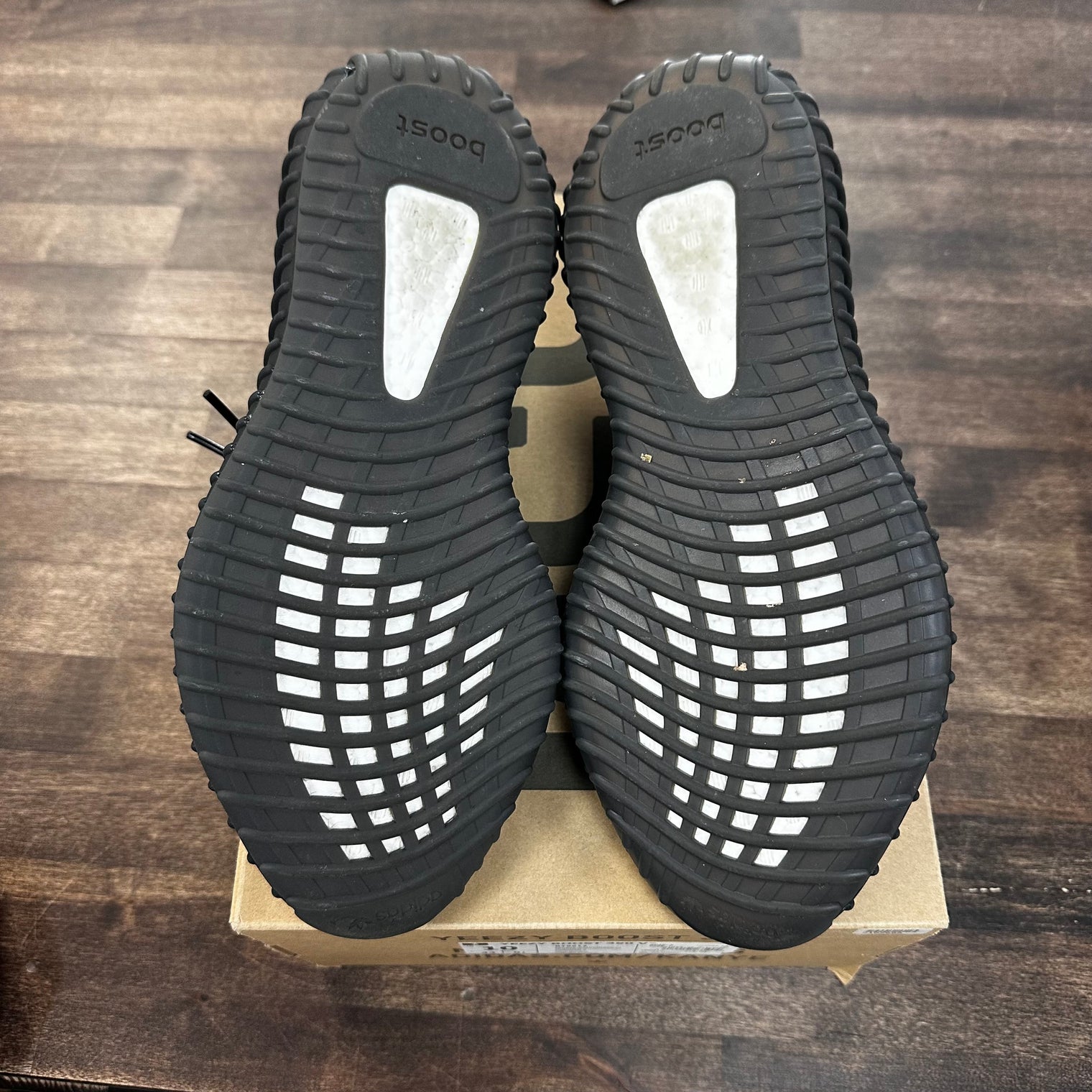 Core Red Stripe Yeezy 350 (Lightly Worn)