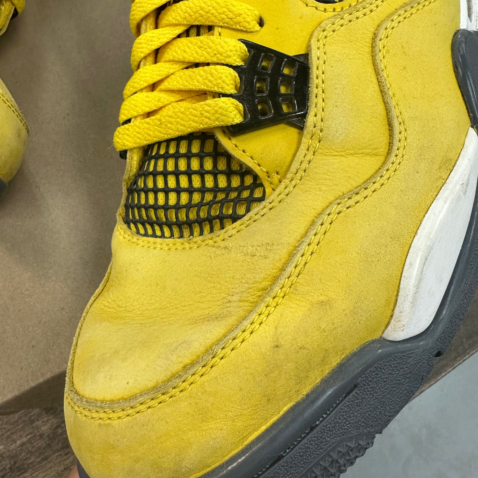 Lightning Jordan 4 Retro (USED, No Box)