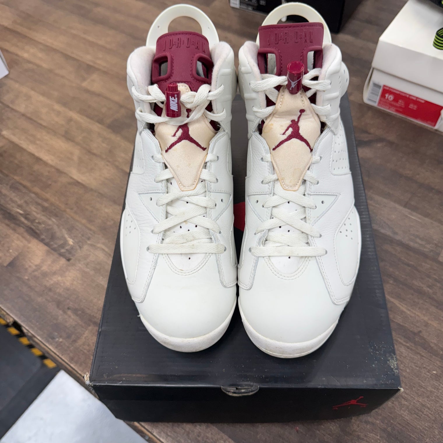 Maroon Jordan 6 Retro (USED)