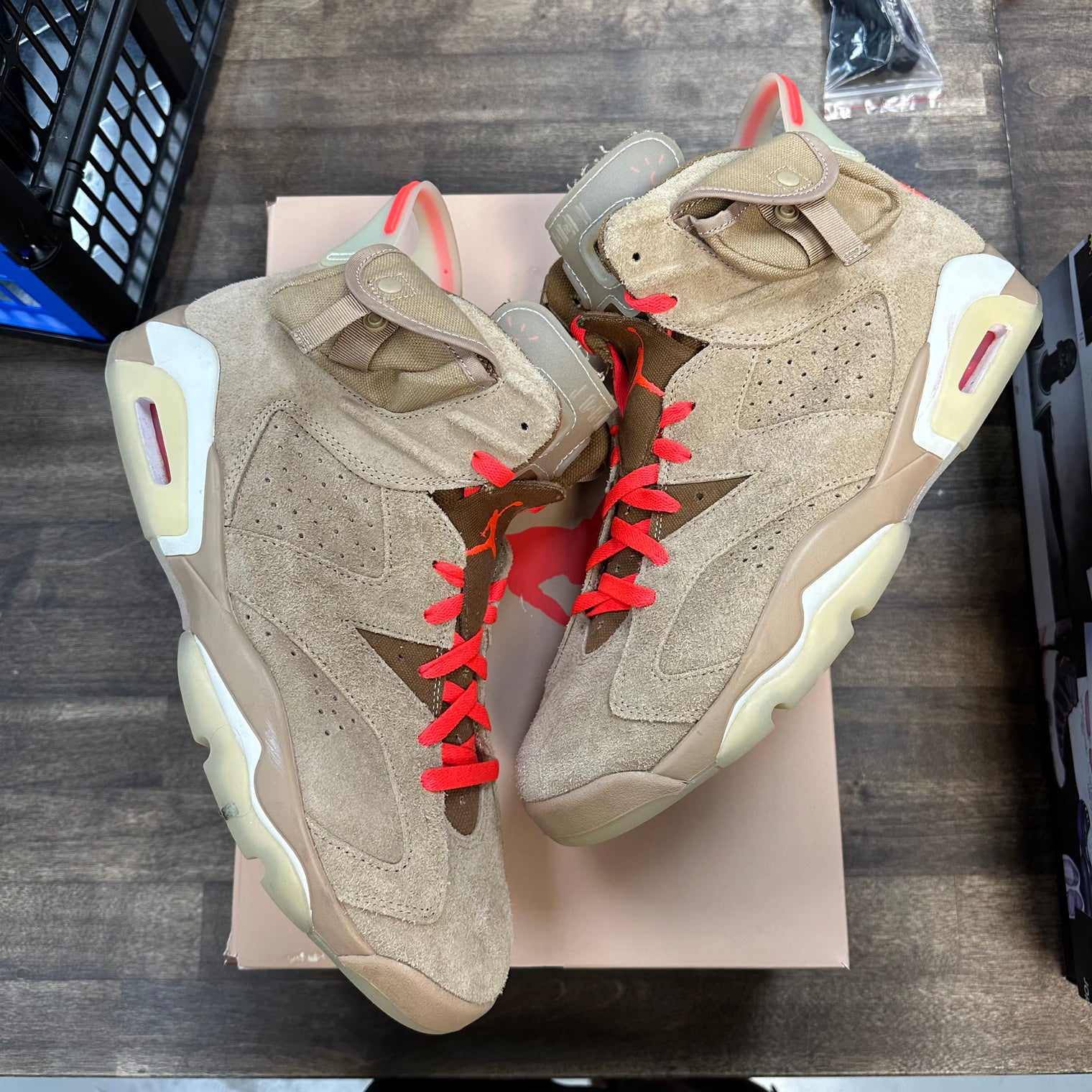 Khaki Travis Scott Jordan 6 Retro (USED)