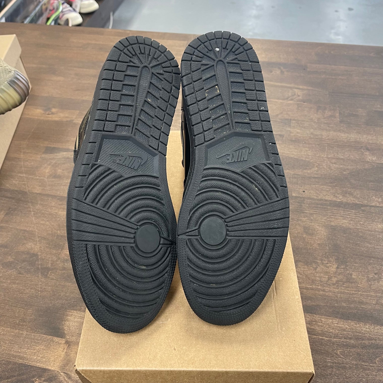 Black Metallic Gold Jordan 1 High (USED, No Box)