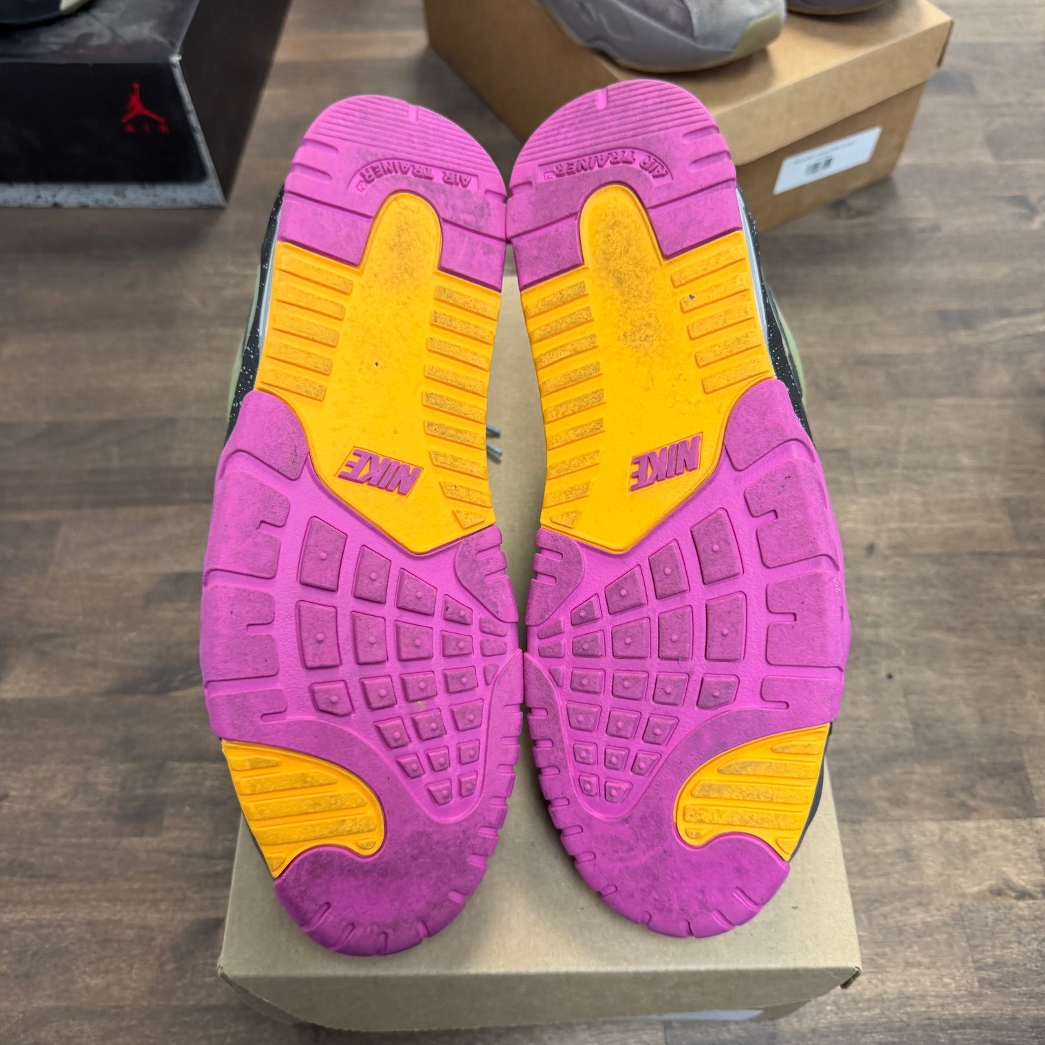 Bo Knows Horse Racing Air Trainer III (USED, No Box)