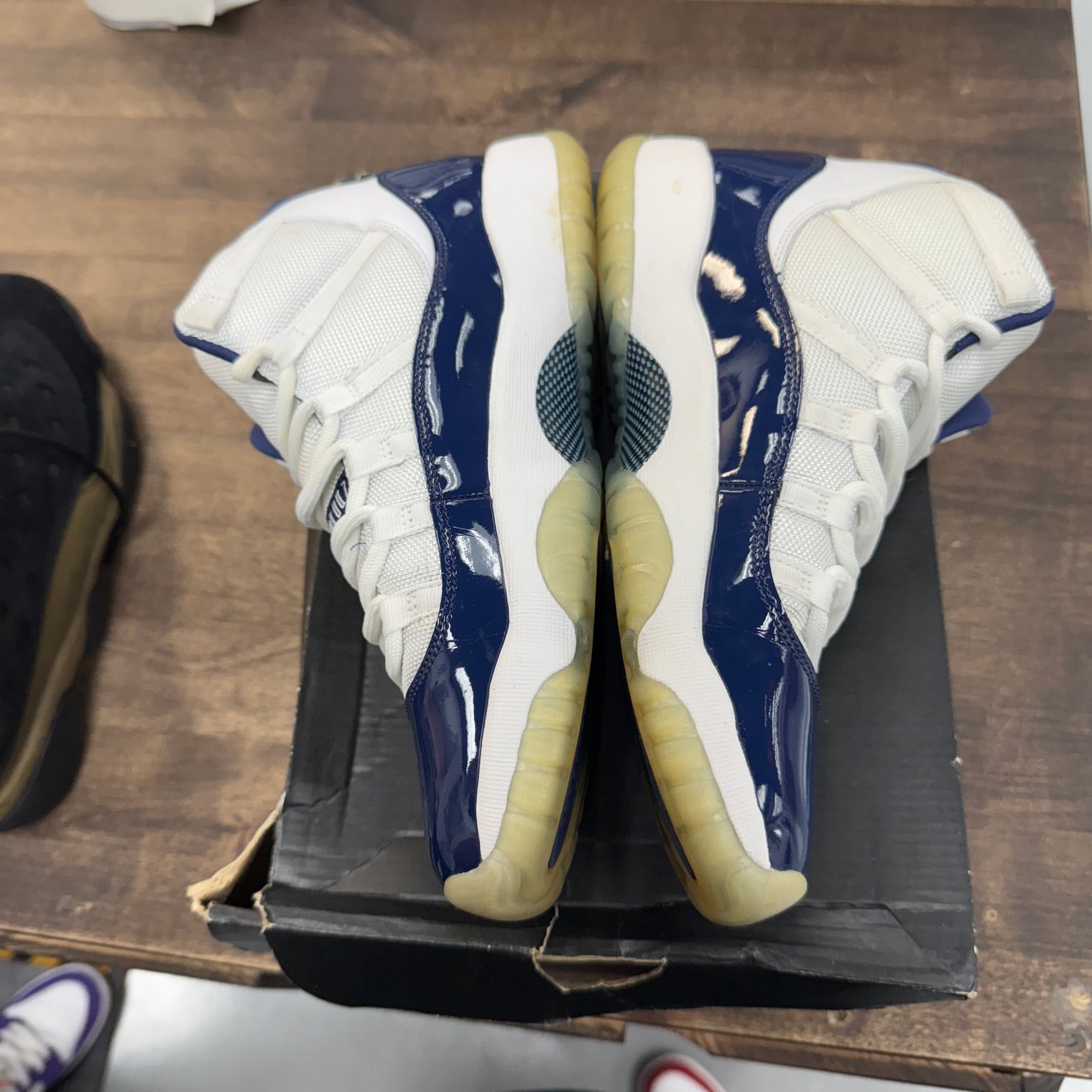 Win like 82 Jordan 11 (GS) (USED)