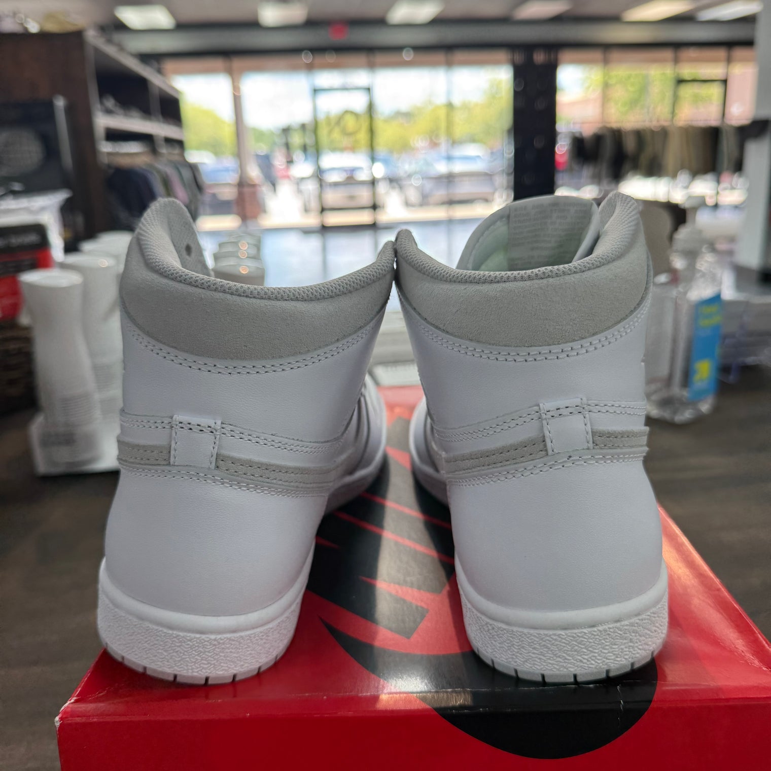 Neutral Grey Jordan 1 High '85 (USED)