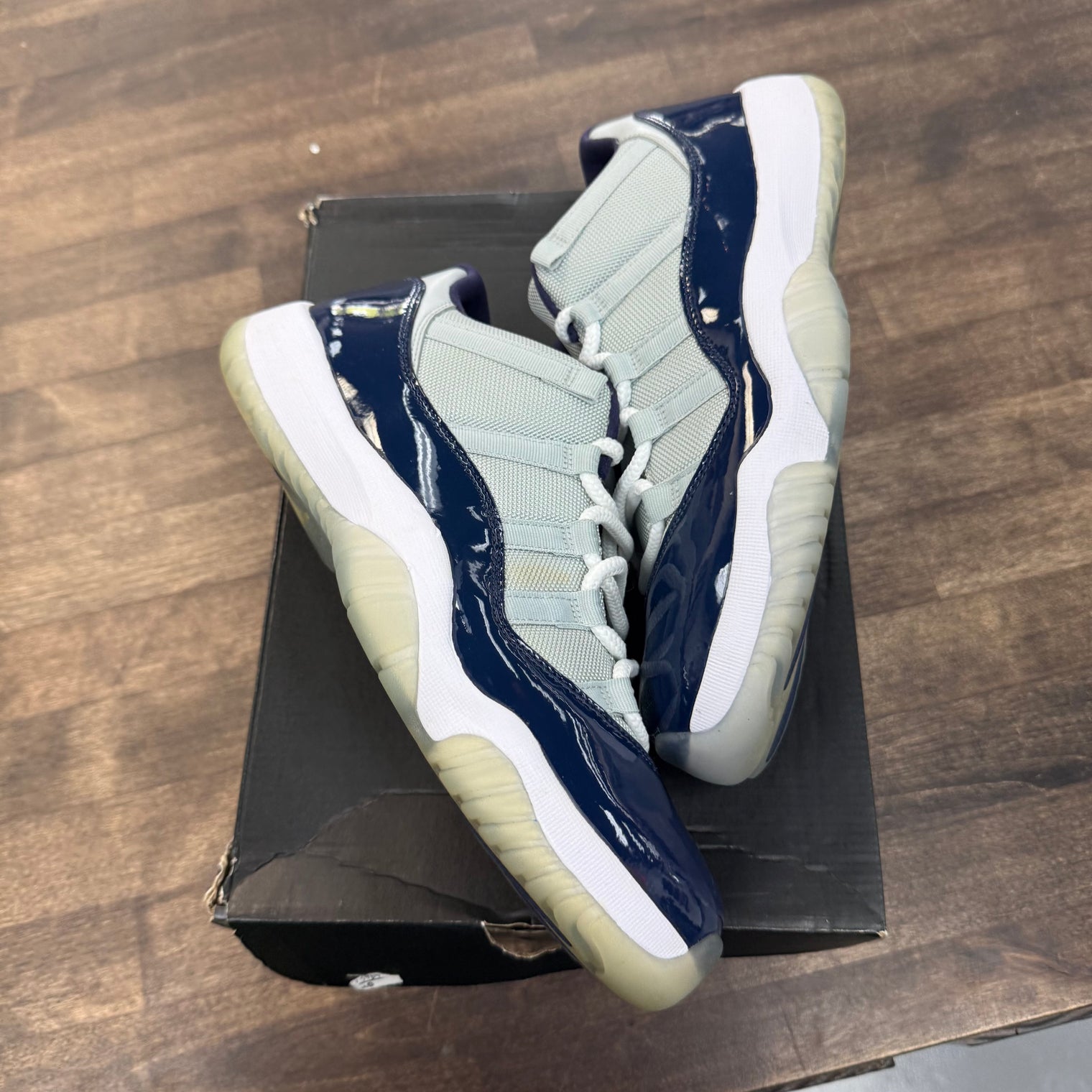 Georgetown Jordan 11 Low (USED,No Box)