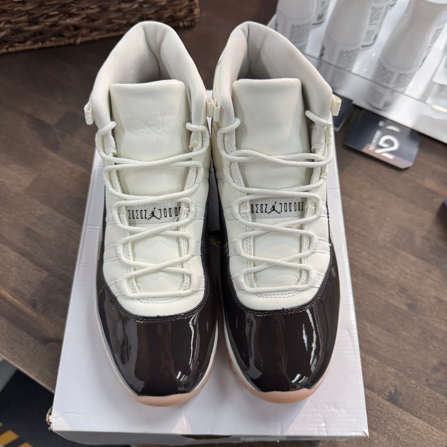 Neapolitan Jordan 11 (W) (USED)