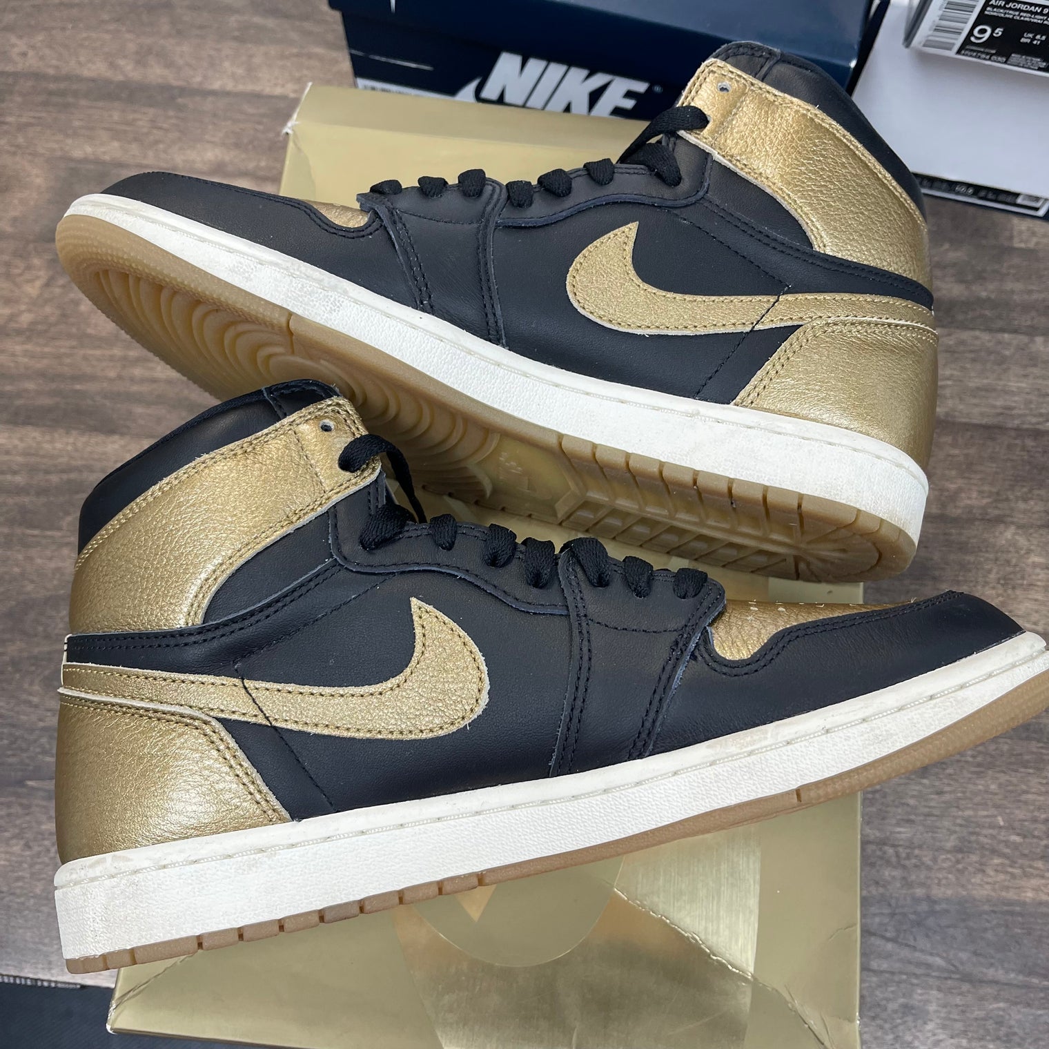 Black Metallic Gold Jordan 1 High (USED)