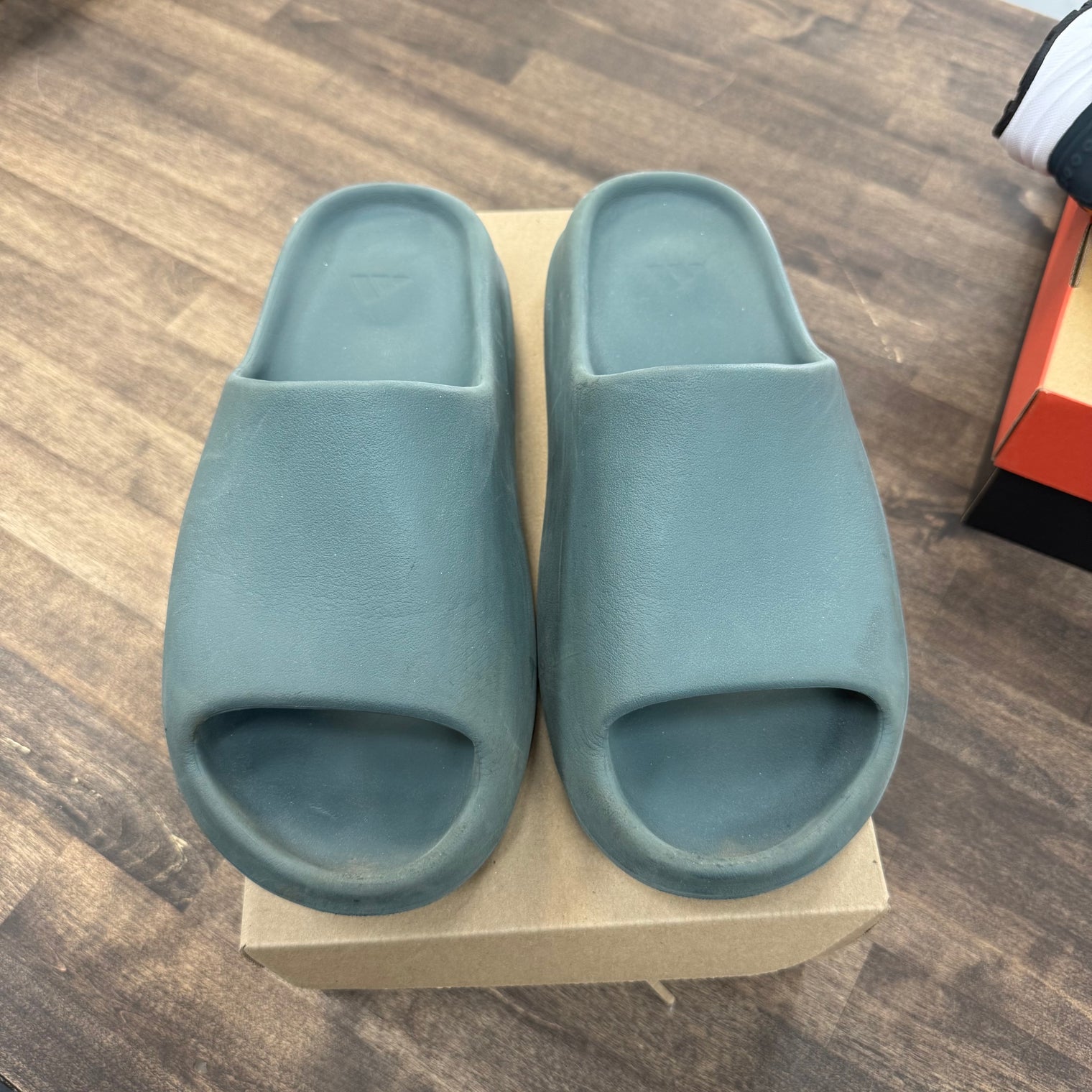 Slate Marine Yeezy Slide (USED,No Box)