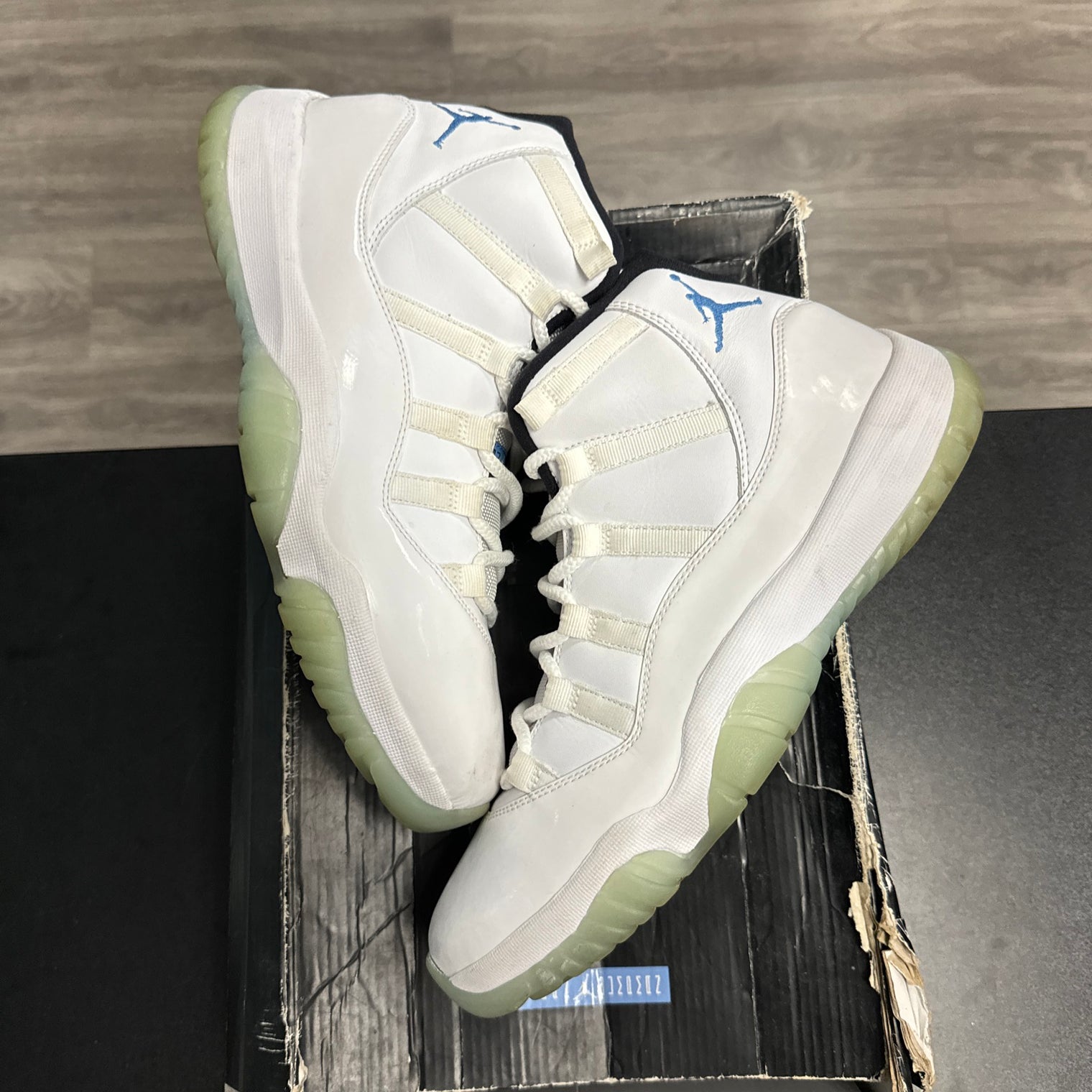 Legend Blue Jordan 11 High (USED)