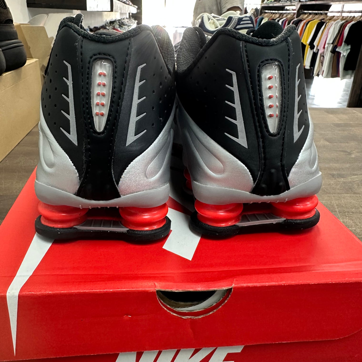 Black Metallic Silver Nike Shox R4 (2025) (USED)