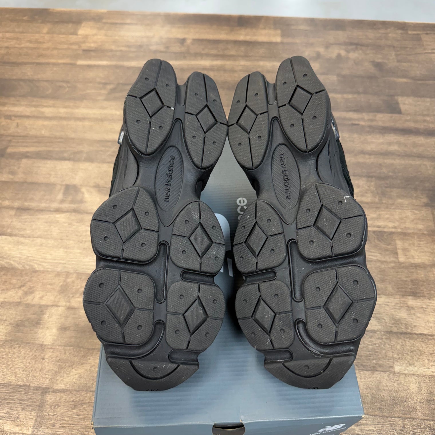 Triple Black New Balance 9060 (USED)