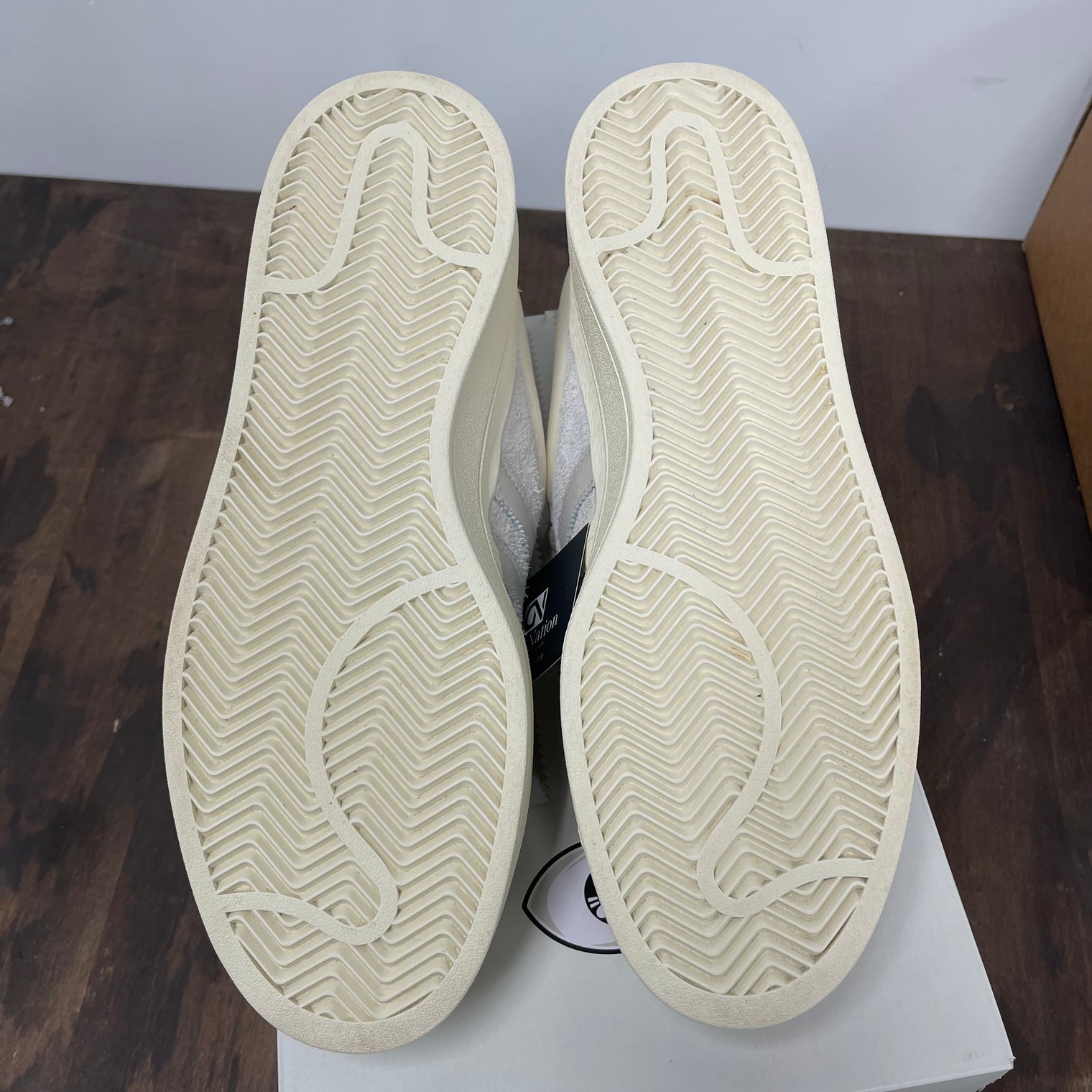 Bad Bunny Cream Campus Light (USED)