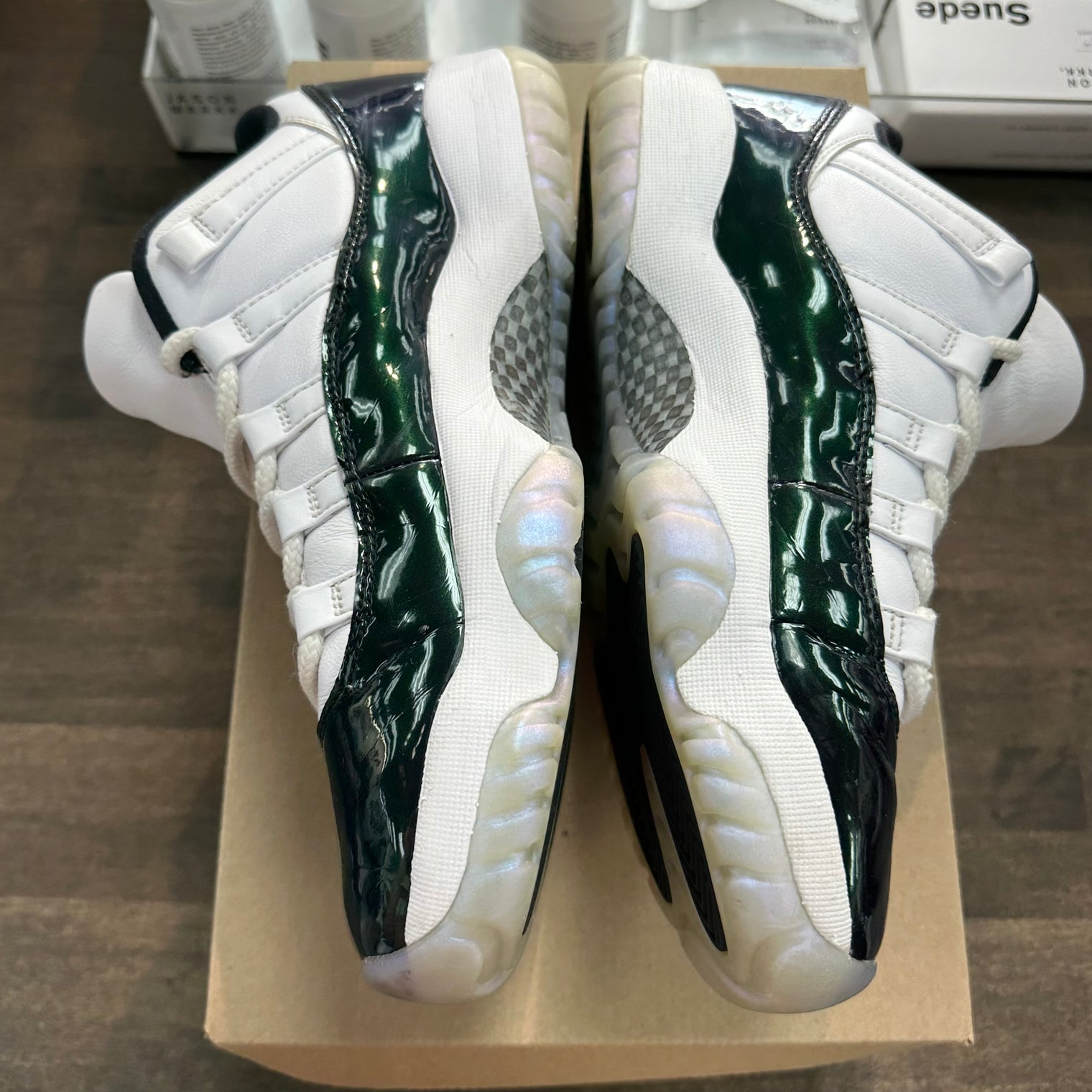 Emerald Jordan 11 Low (USED, No Box)