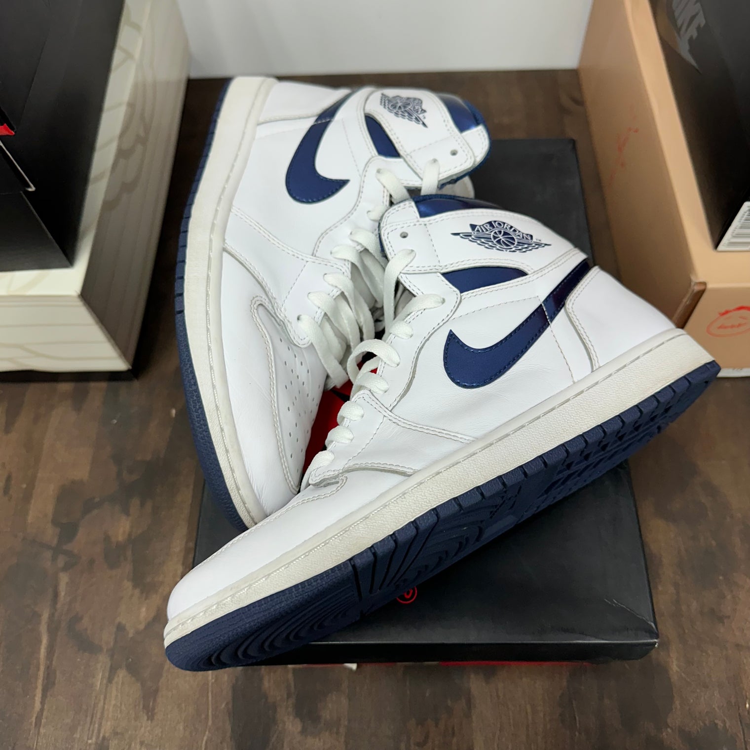 Metallic Navy Jordan 1 High (2016) (USED)