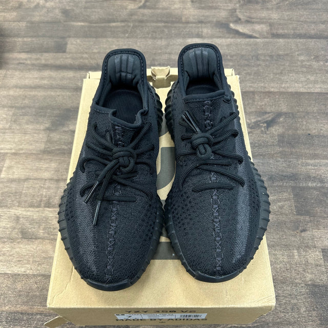 Onyx Yeezy 350 (USED)