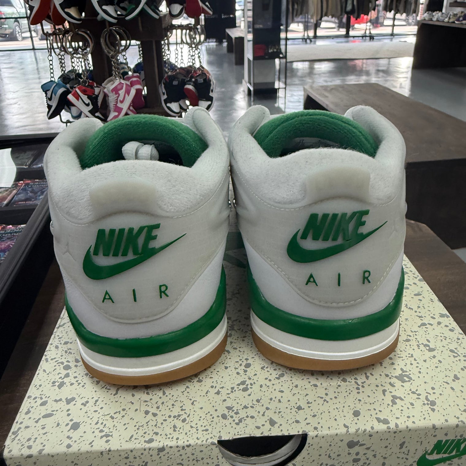 Pine Green Jordan 4 RM (USED)