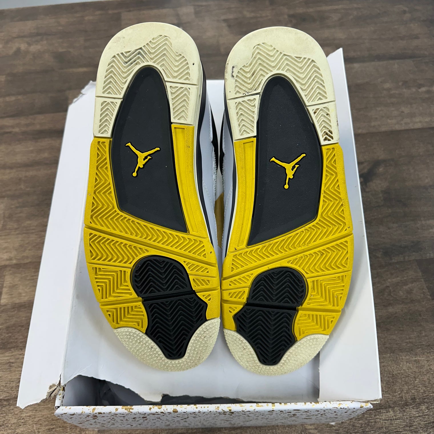 Sulfur Jordan 4 Retro (W) (USED)