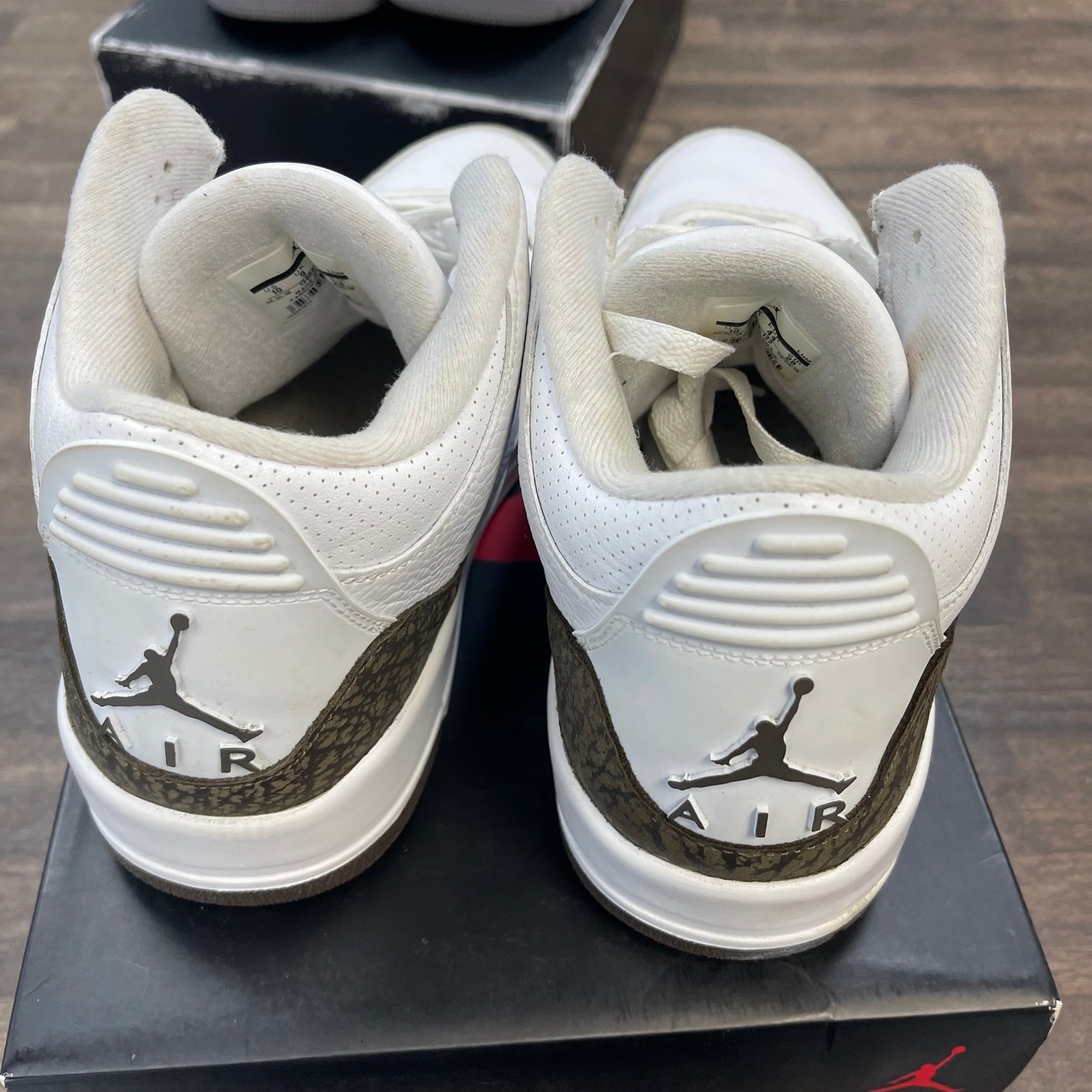 Mocha Jordan 3 (2018) (USED)