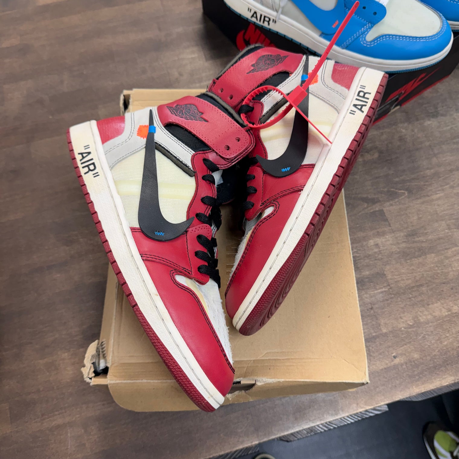 Off-White Chicago Jordan 1 High Retro (USED)