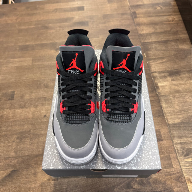 Infrared Jordan 4 Retro (USED)